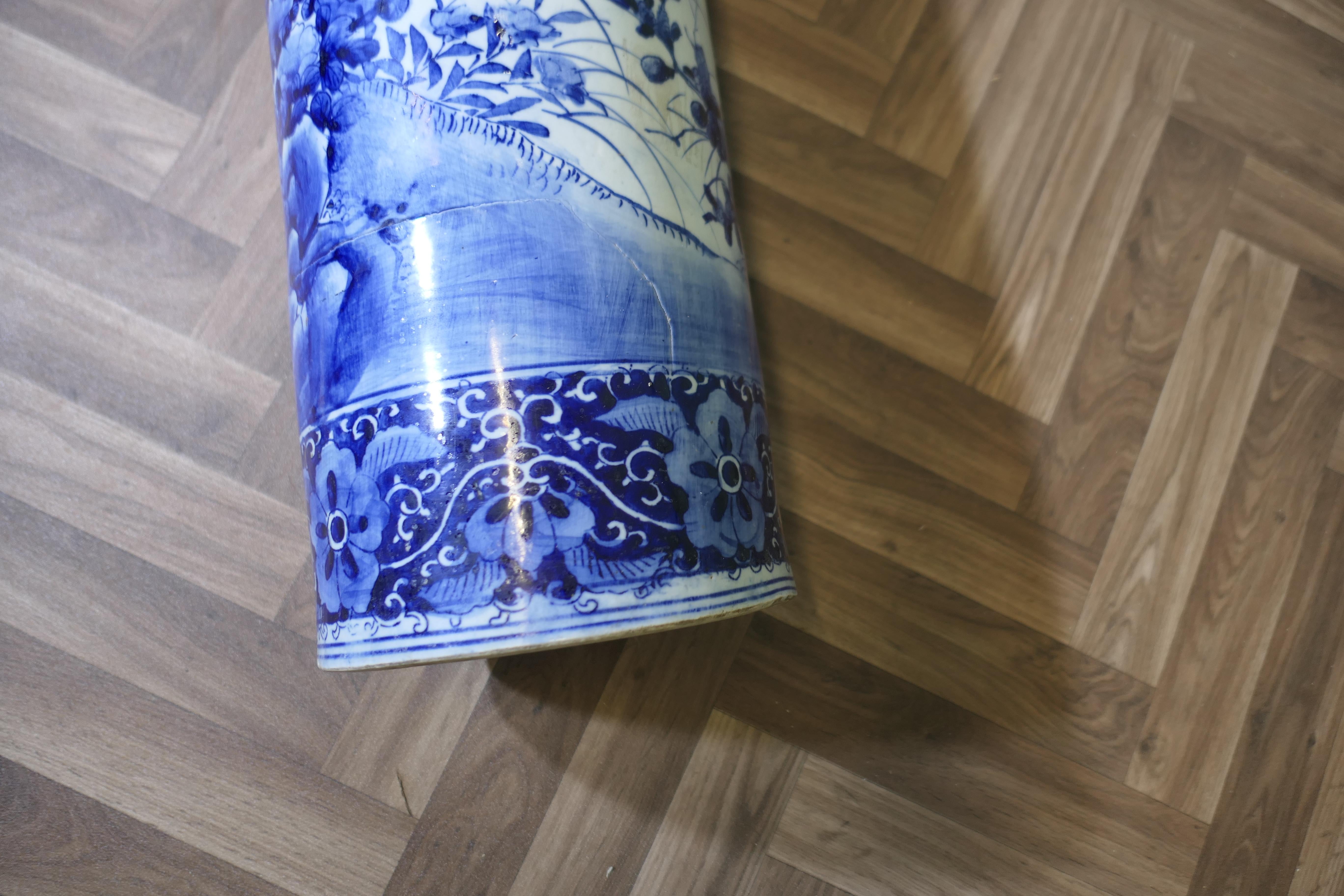 Large Antique Style Willow Pattern Design Floor Vase, Umbrella Stand For Sale 3