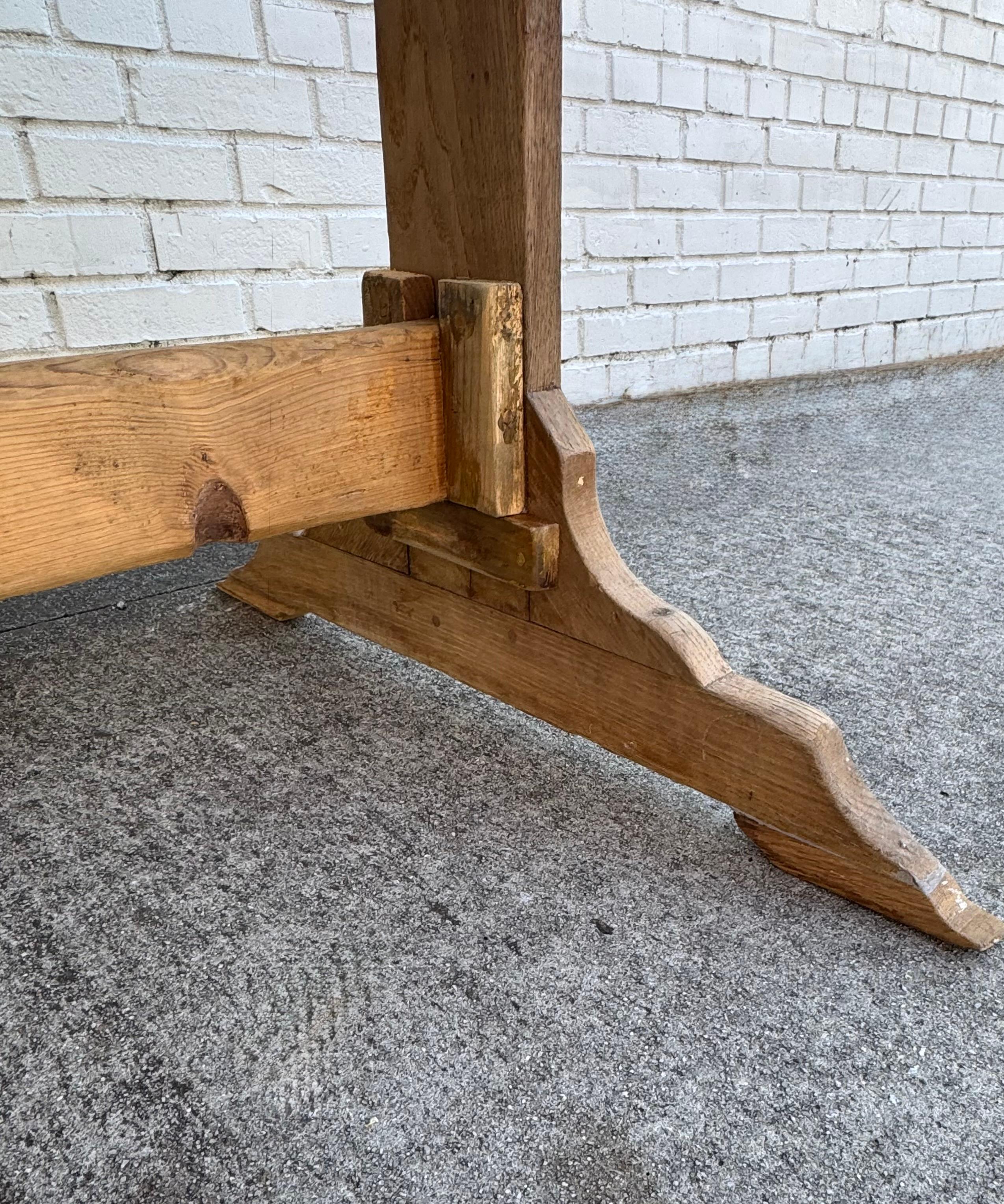 Grande table de salle à manger suédoise ancienne, meuble de maison de campagne en pin en vente 1