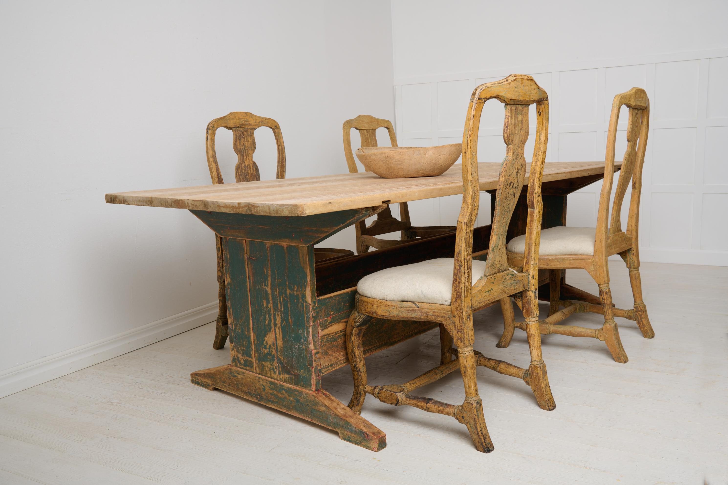 XIXe siècle Grande table de salle à manger suédoise ancienne, authentique mobilier de maison de campagne en pin en vente