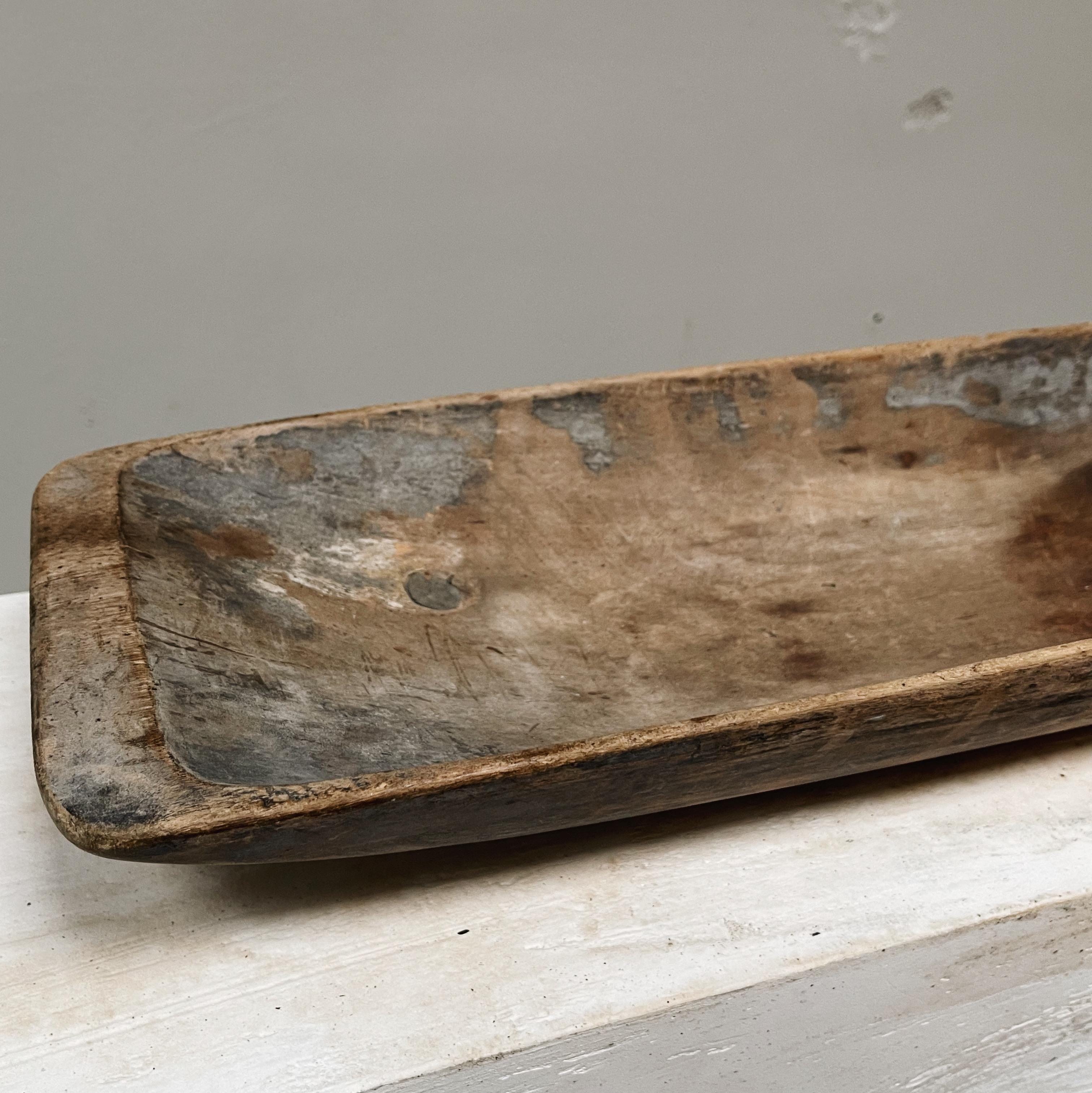 Gran Cuenco Sueco Antiguo de Arte Popular / Plato Decorativo Rústico del Siglo XIX Tallado a mano en venta