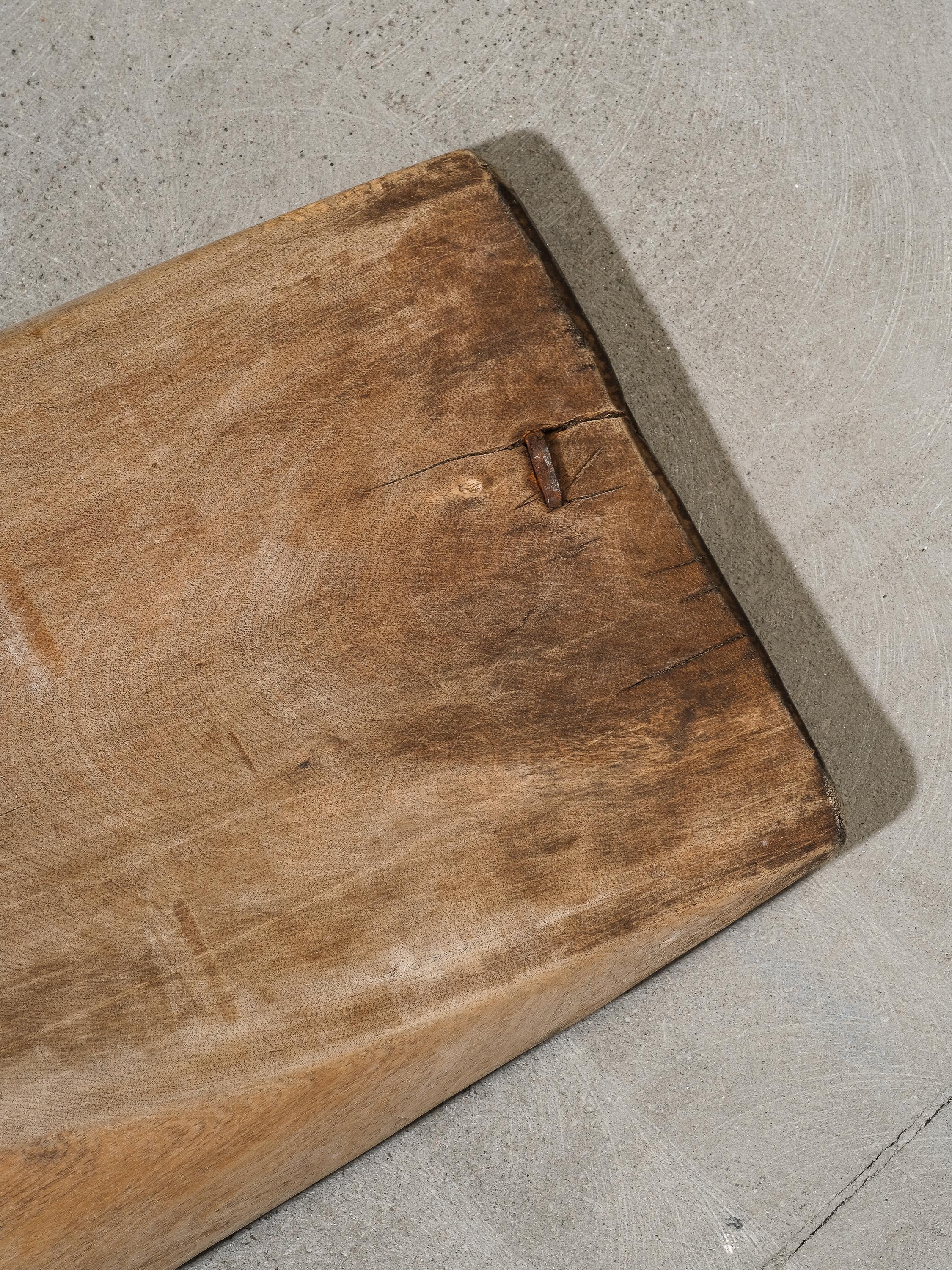 Intagliato a mano Grande ciotola svedese da abbeveratoio / piatto decorativo rustico del XIX secolo in vendita