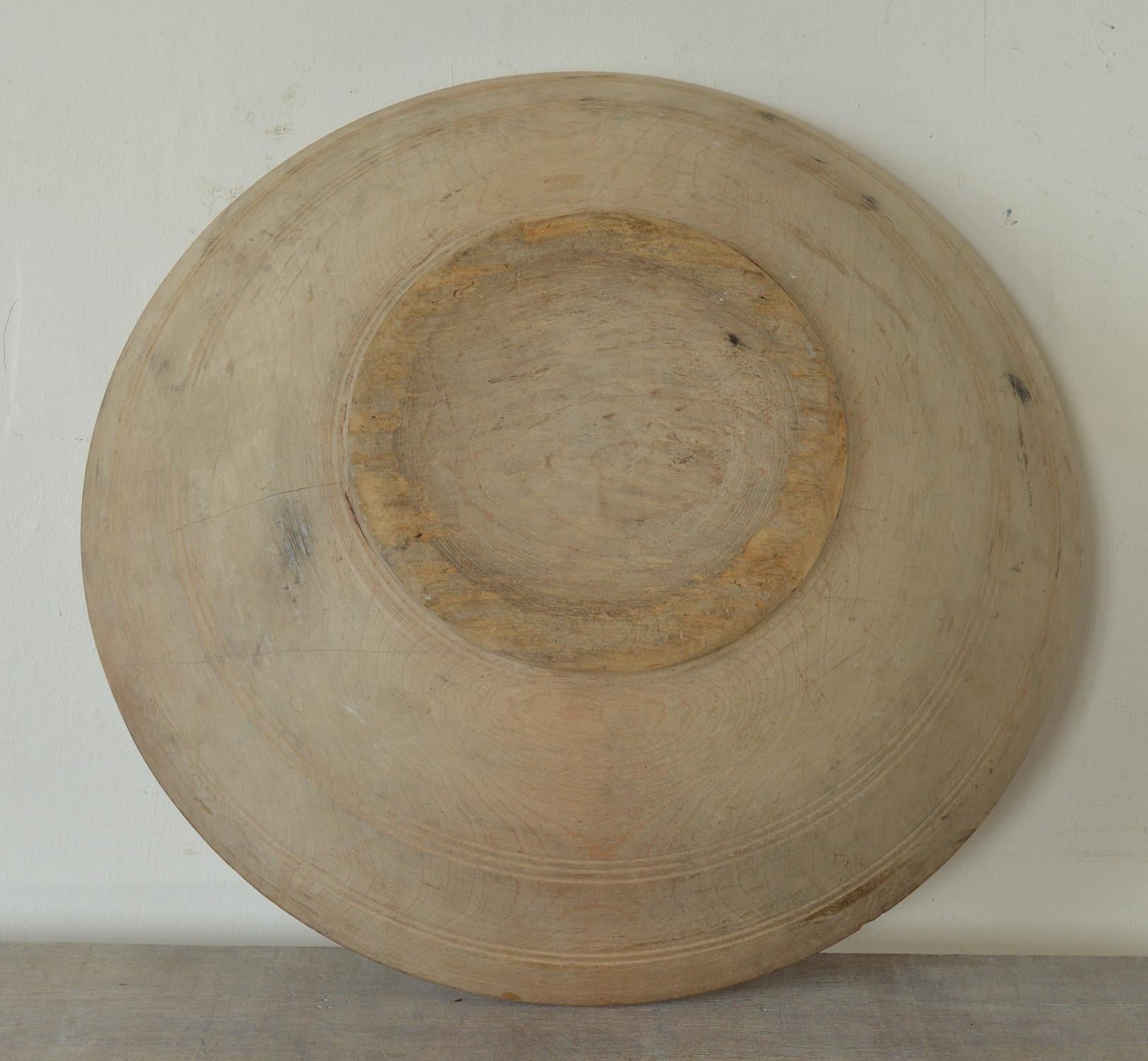 Large Antique Sycamore Dairy Bowl, English, 18th Century In Good Condition In St Annes, Lancashire