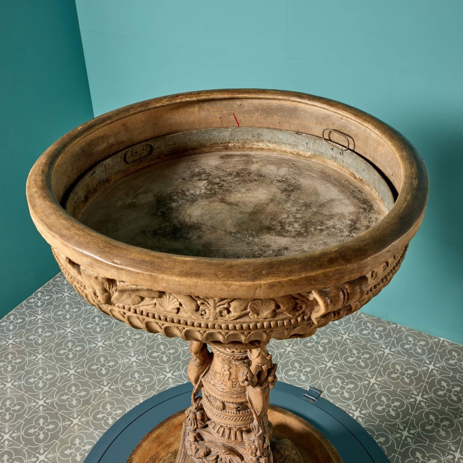 Large Antique Terracotta Water Font attributed to Lorenzo Di Mariano For Sale 4