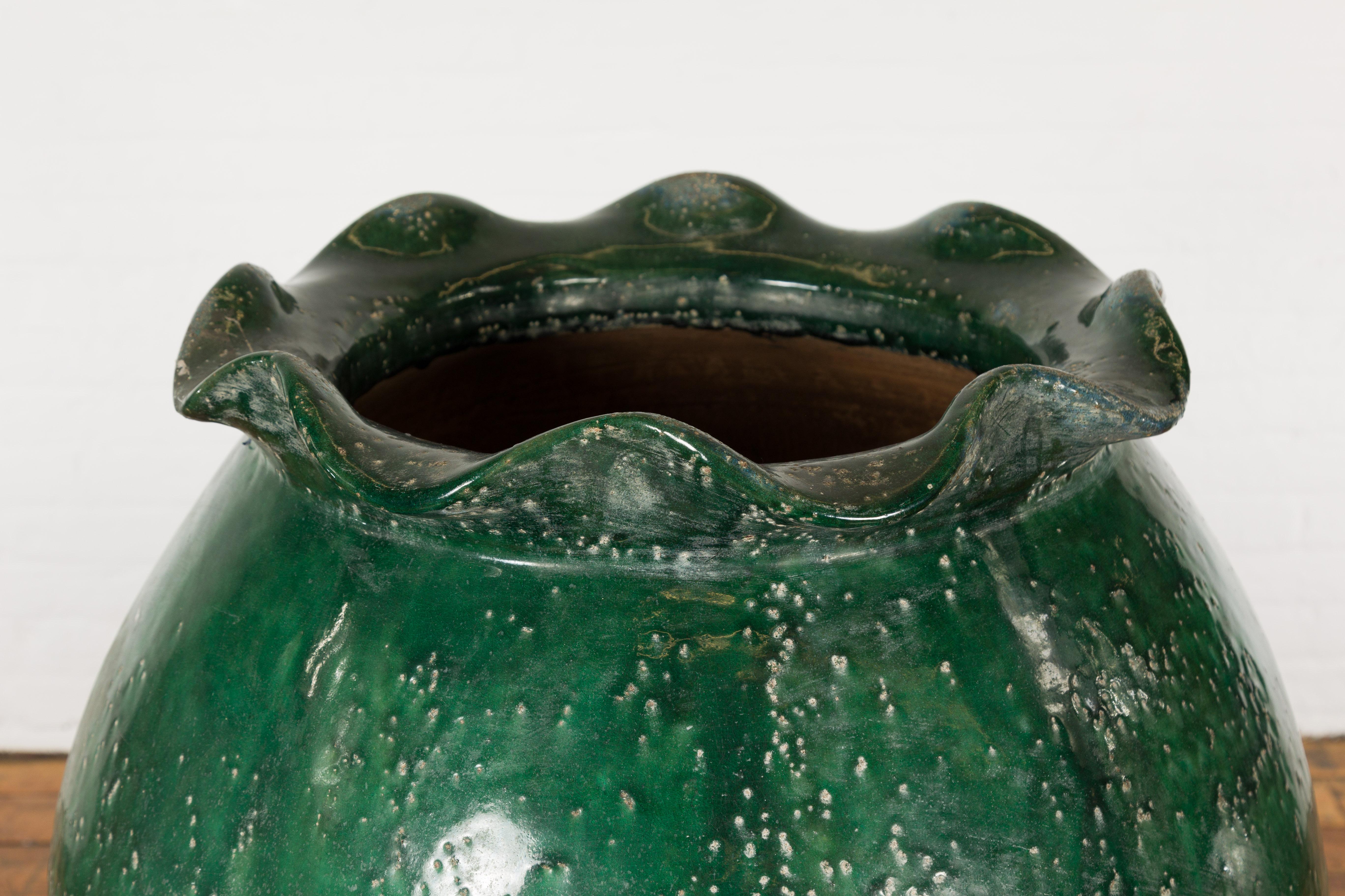 Large Antique Thai 19th Century Green Glazed Planter with Scalloped Lip For Sale 1