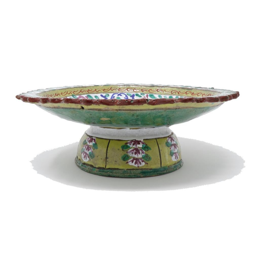 Large Antique Thai Bencharong Stem Plate In Good Condition For Sale In Point Richmond, CA