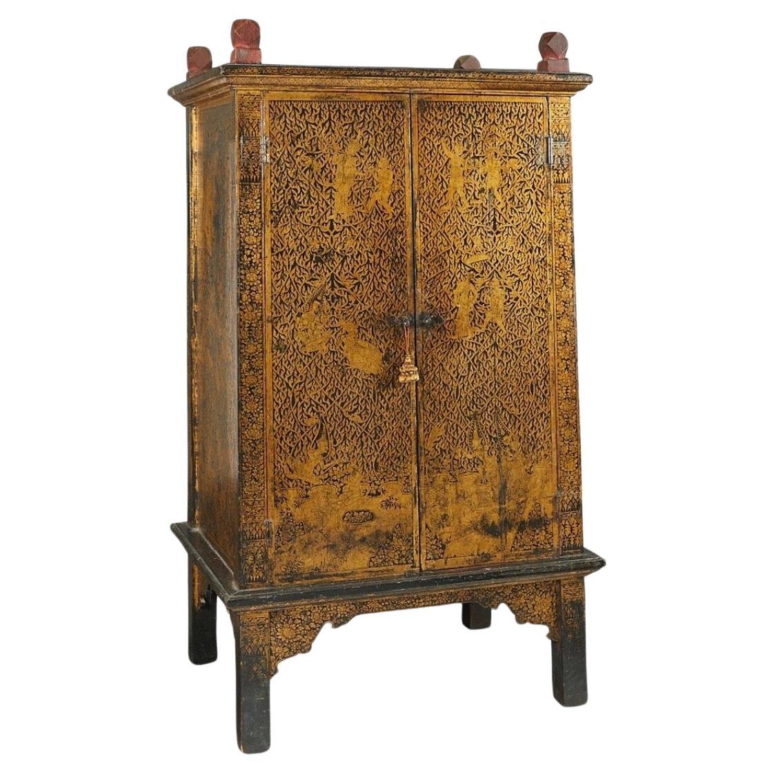 Grand meuble de rangement pour manuscrits bouddhistes thaïlandais anciens.