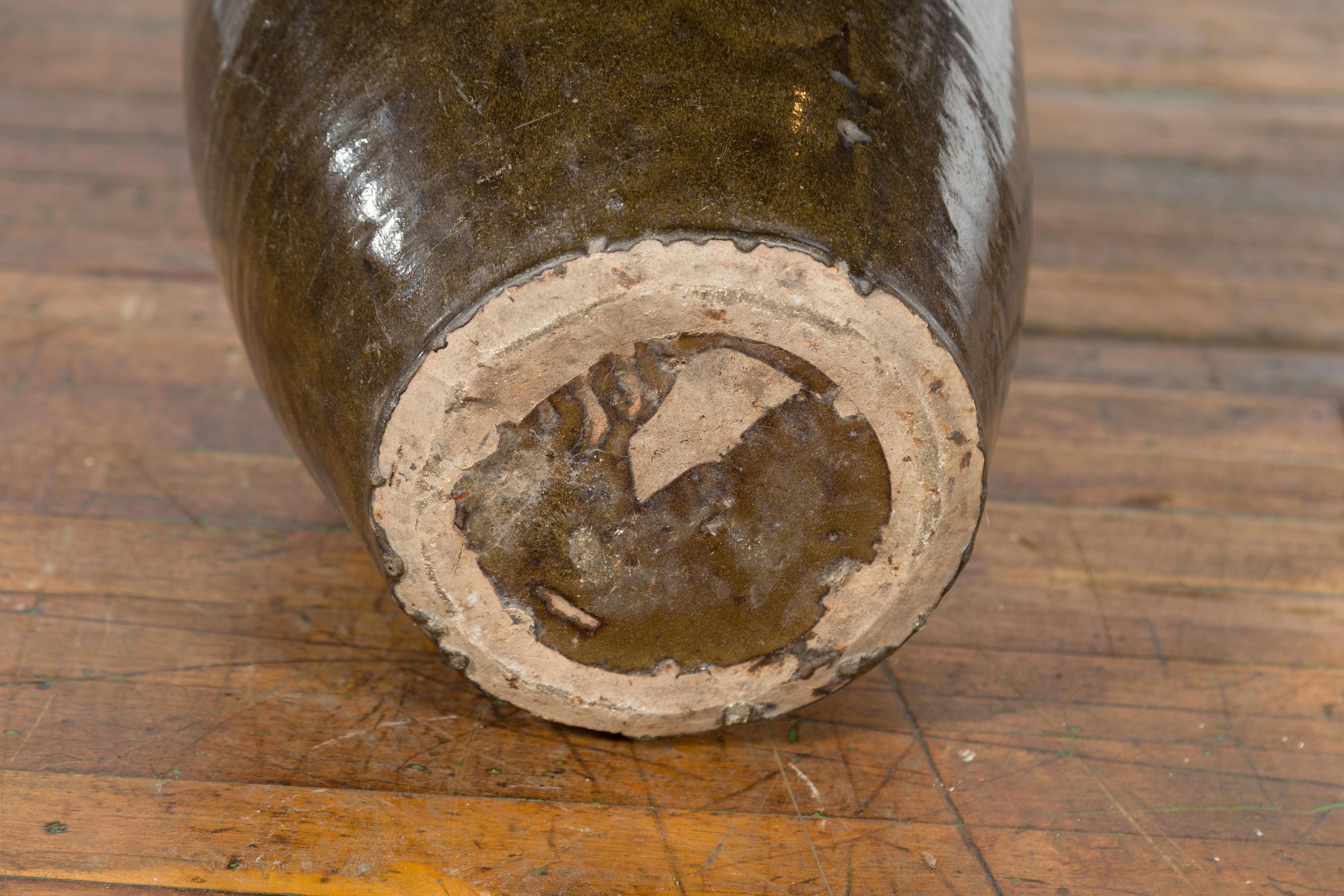 Large Antique Thai Monochrome Glazed Storage Jar with Tapering Lines For Sale 14