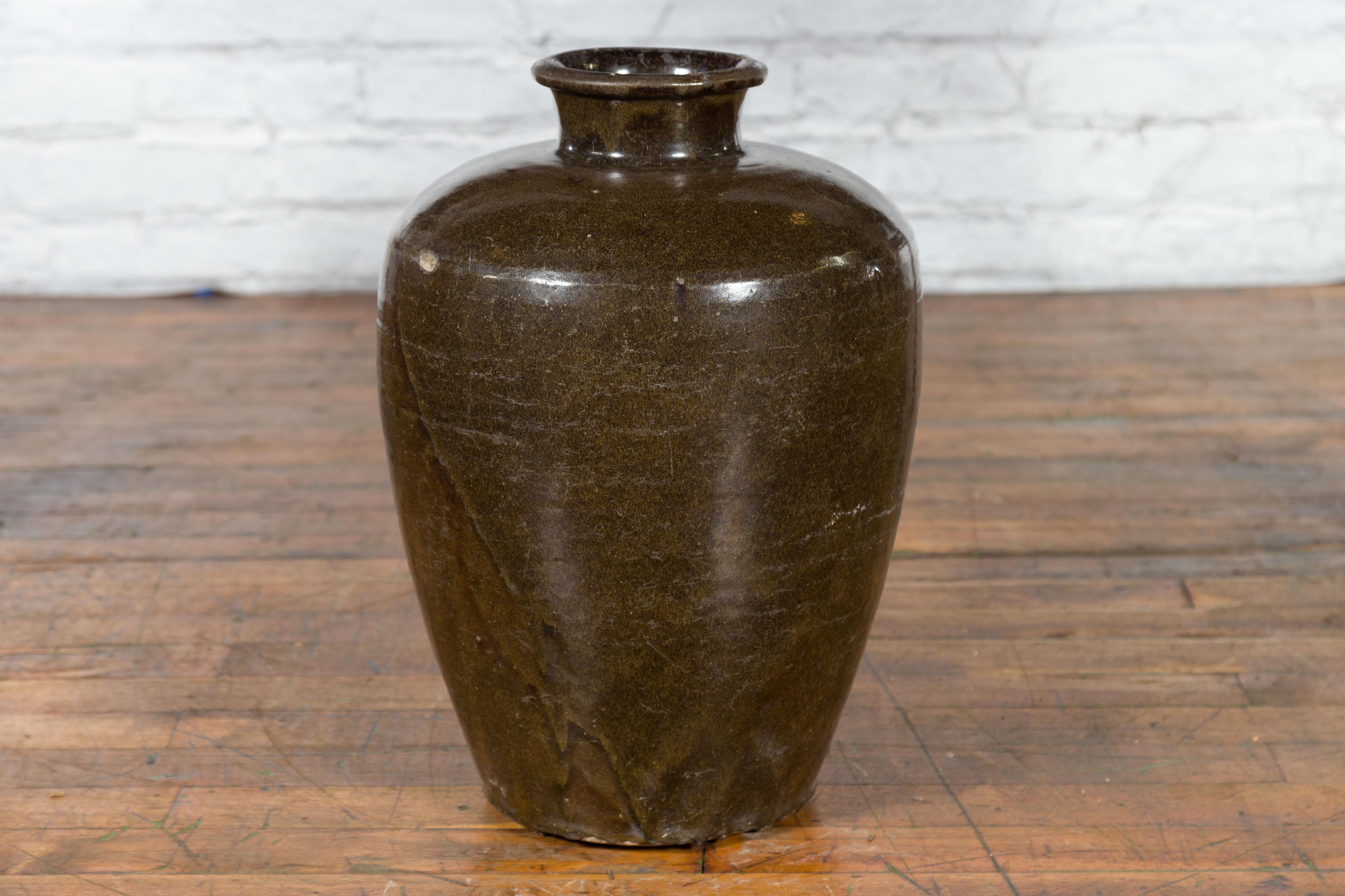 Ceramic Large Antique Thai Monochrome Glazed Storage Jar with Tapering Lines For Sale