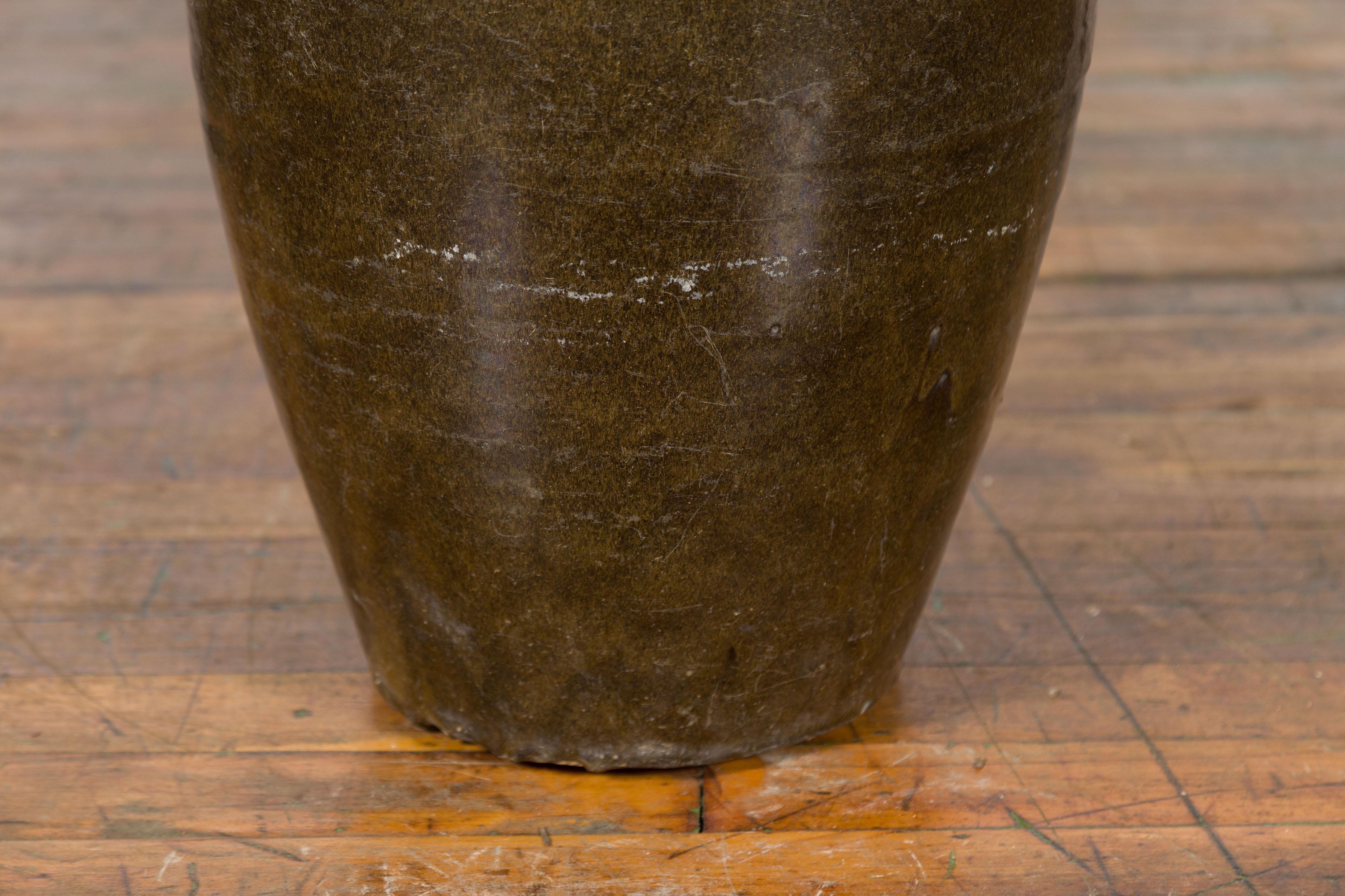 Large Antique Thai Monochrome Glazed Storage Jar with Tapering Lines For Sale 4