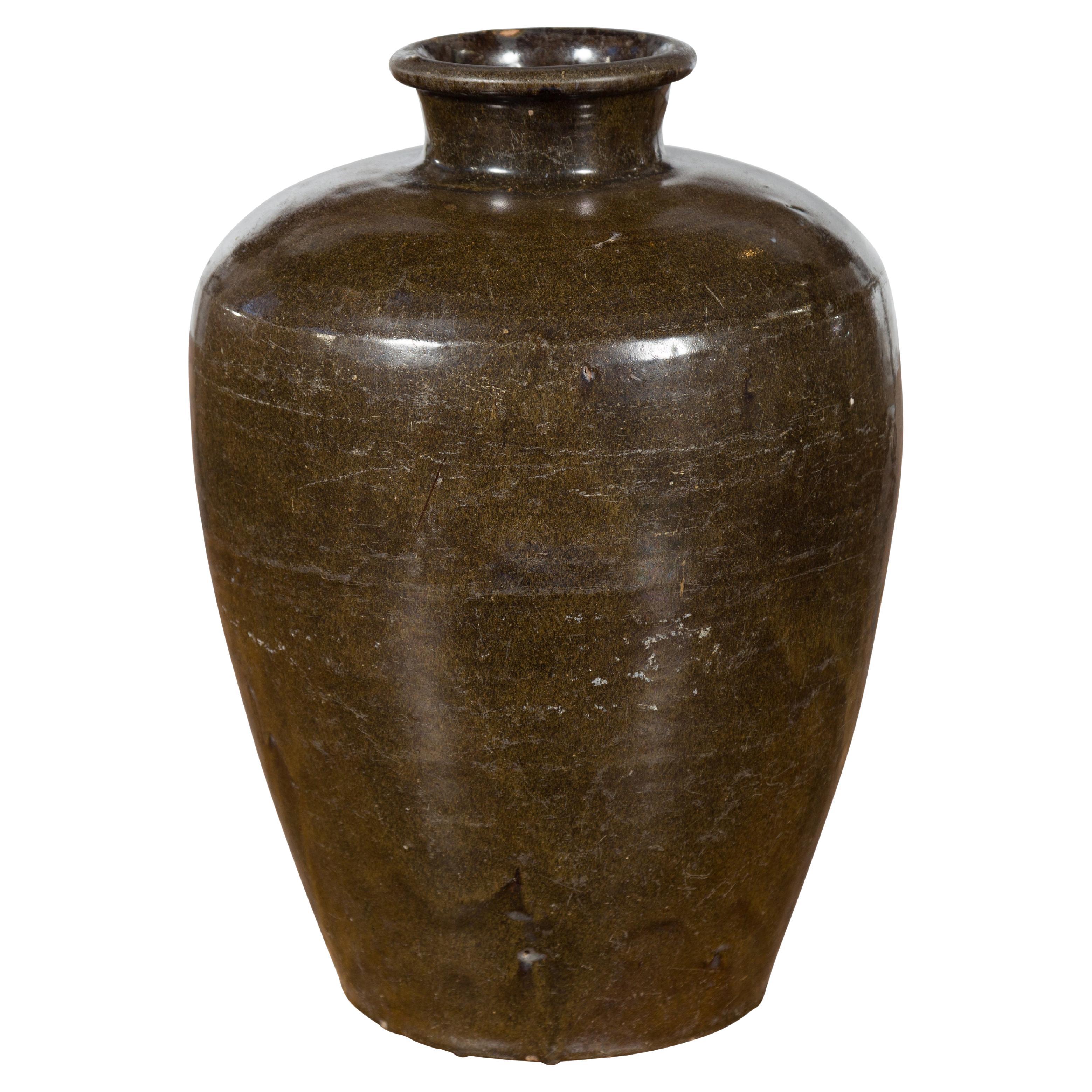 Large Antique Thai Monochrome Glazed Storage Jar with Tapering Lines For Sale