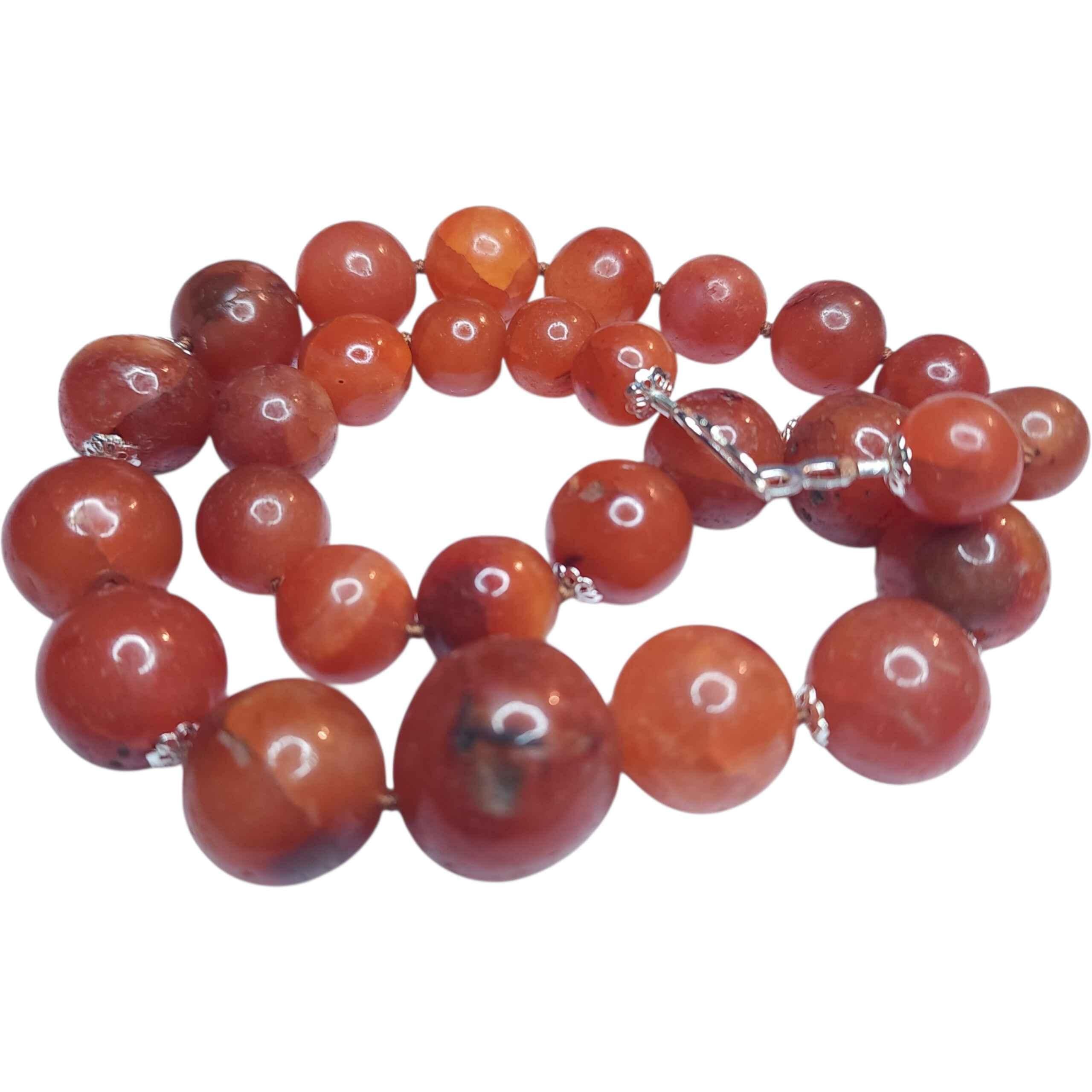 Große antike tibetische Himalaya Karneol Perlenkette, handgeschnittener gebänderter Achat im Zustand „Gut“ im Angebot in Milford, DE