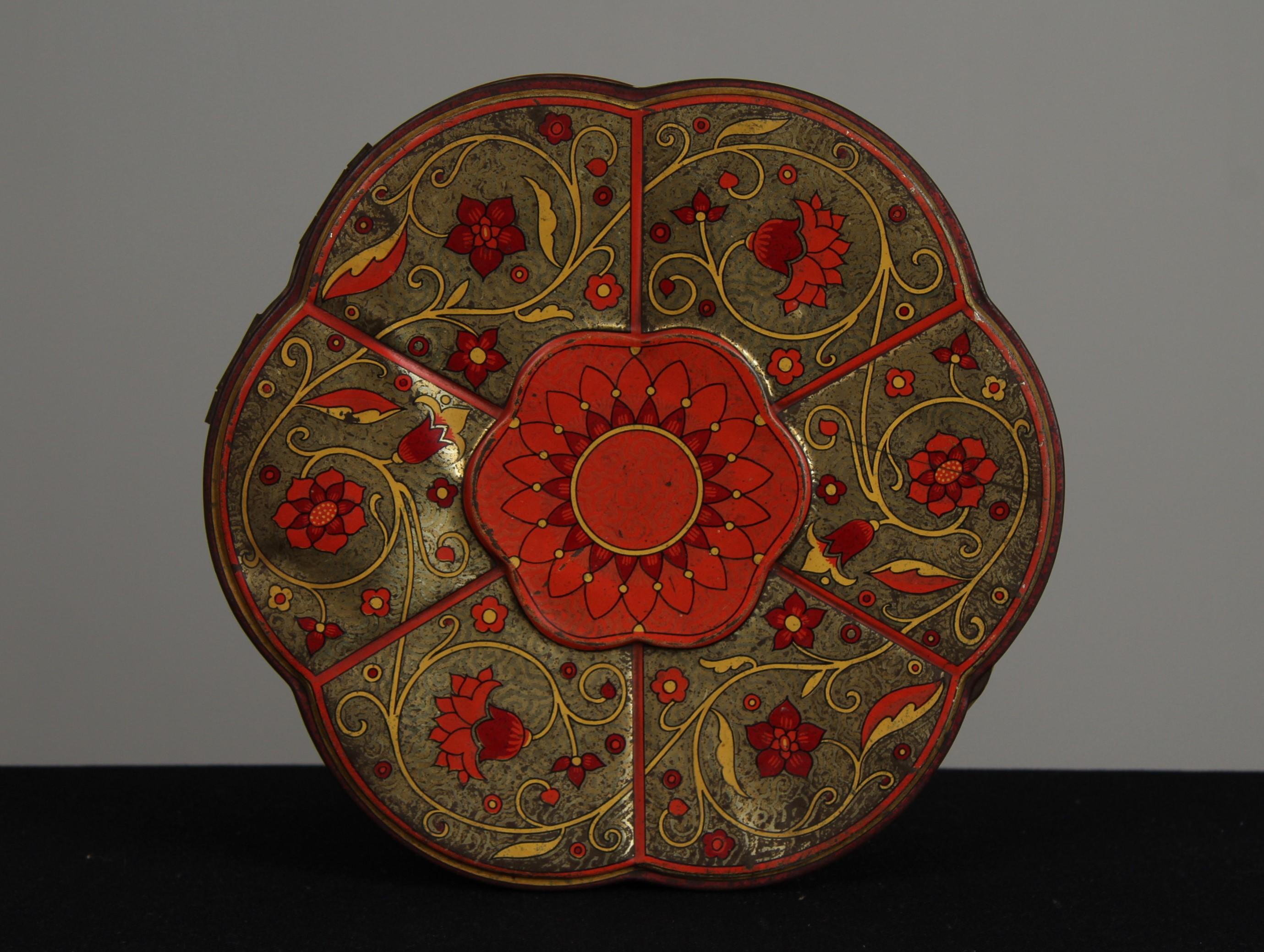 Gran caja de hojalata antigua, caja de hojalata para galletas con decoración de flores, Francia Estaño en venta