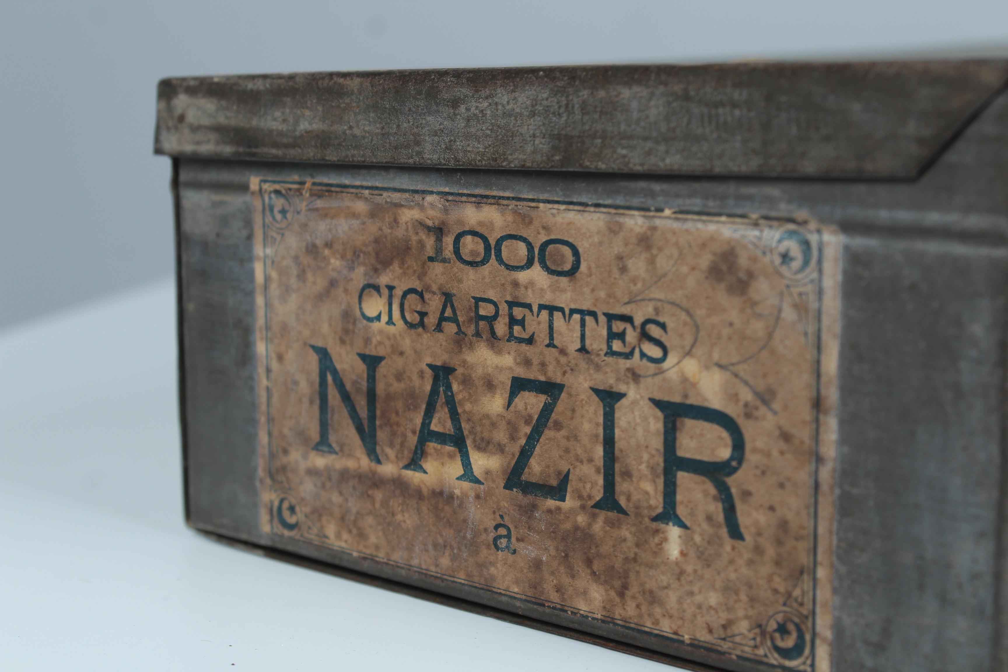 Große antike Tabakdose aus Zinn, 1930er- und 1940er-Jahre (Mitte des 20. Jahrhunderts) im Angebot