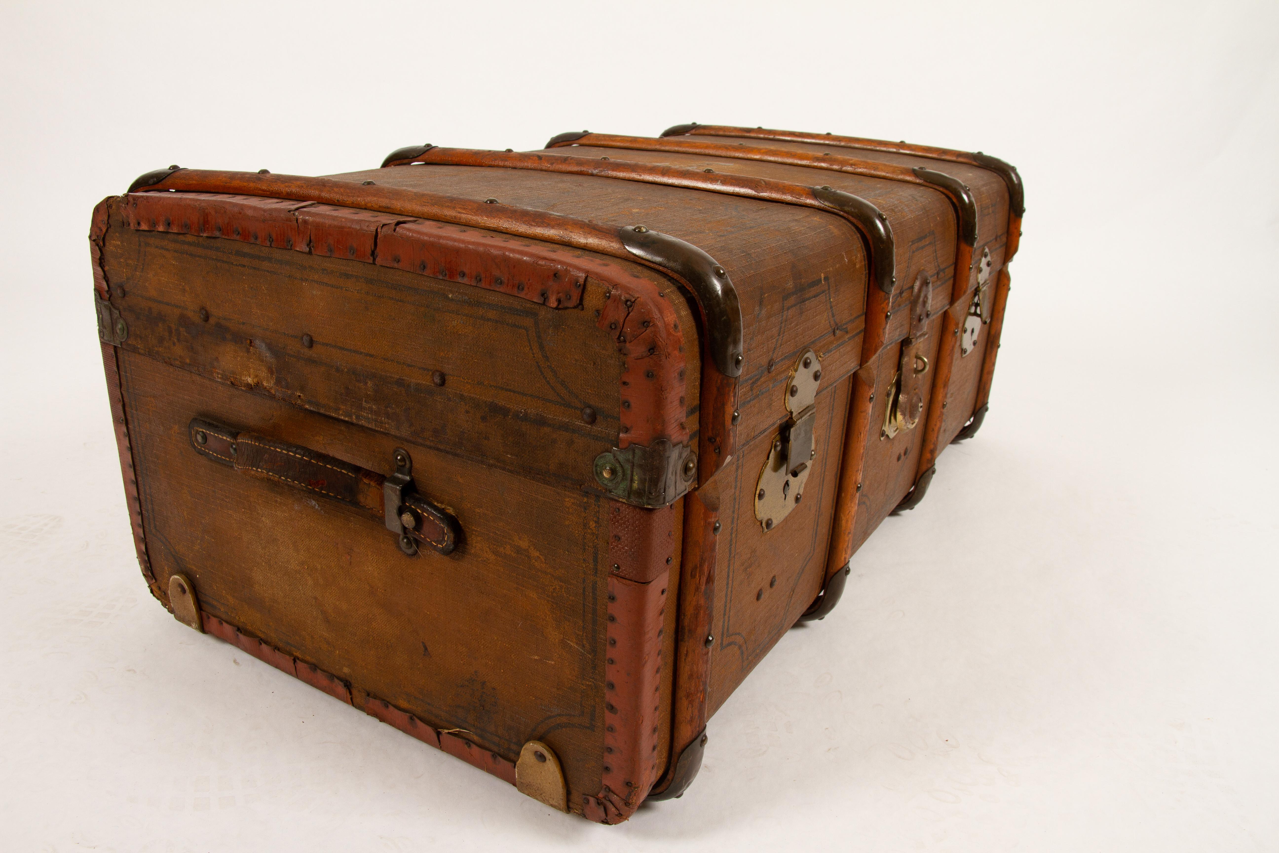 Large Antique Travel Trunk, 1920s In Distressed Condition In Asaa, DK