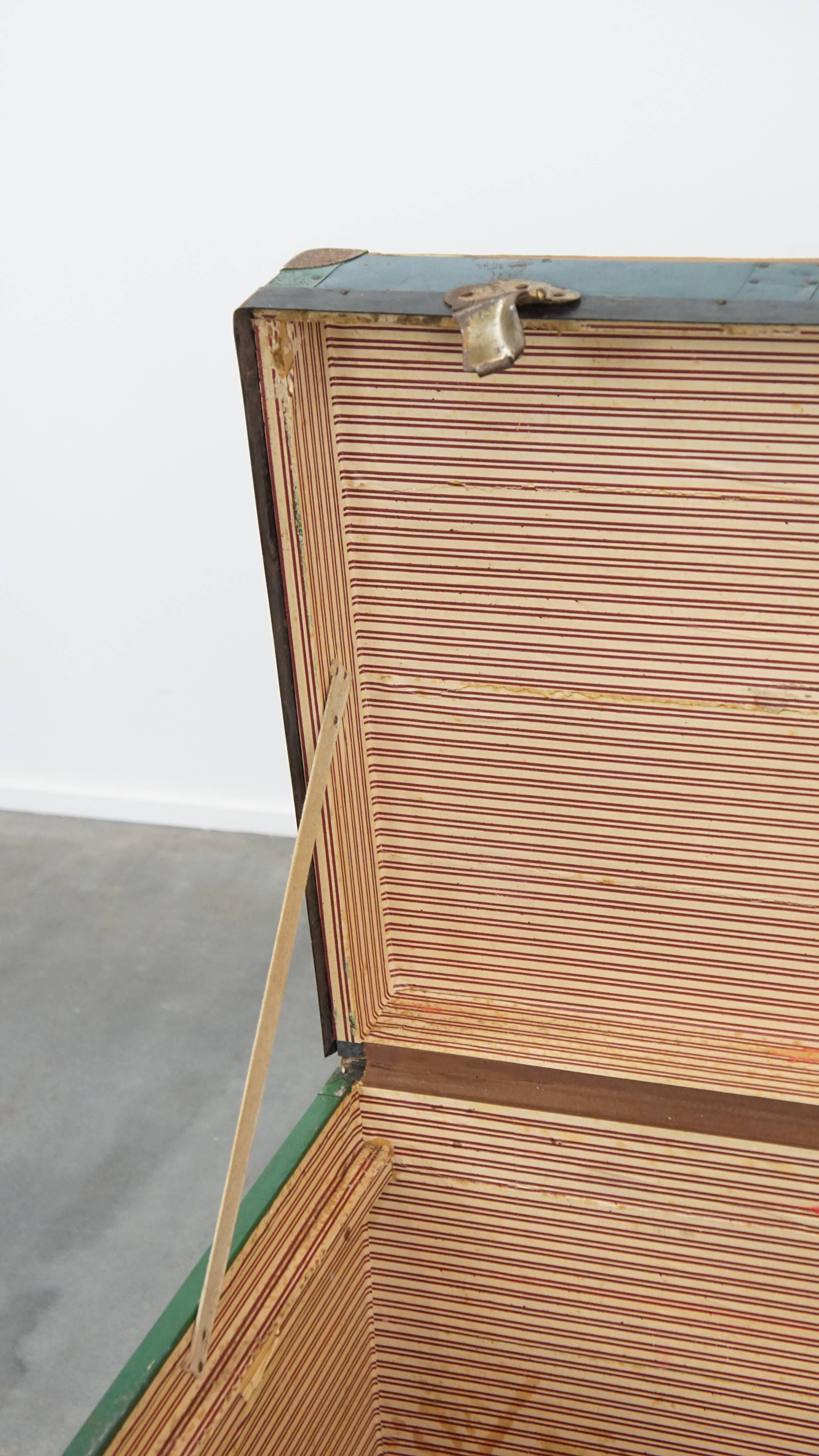 Large Antique Travel Trunk / Coffee Table from the Early 1900s with Handles For Sale 3