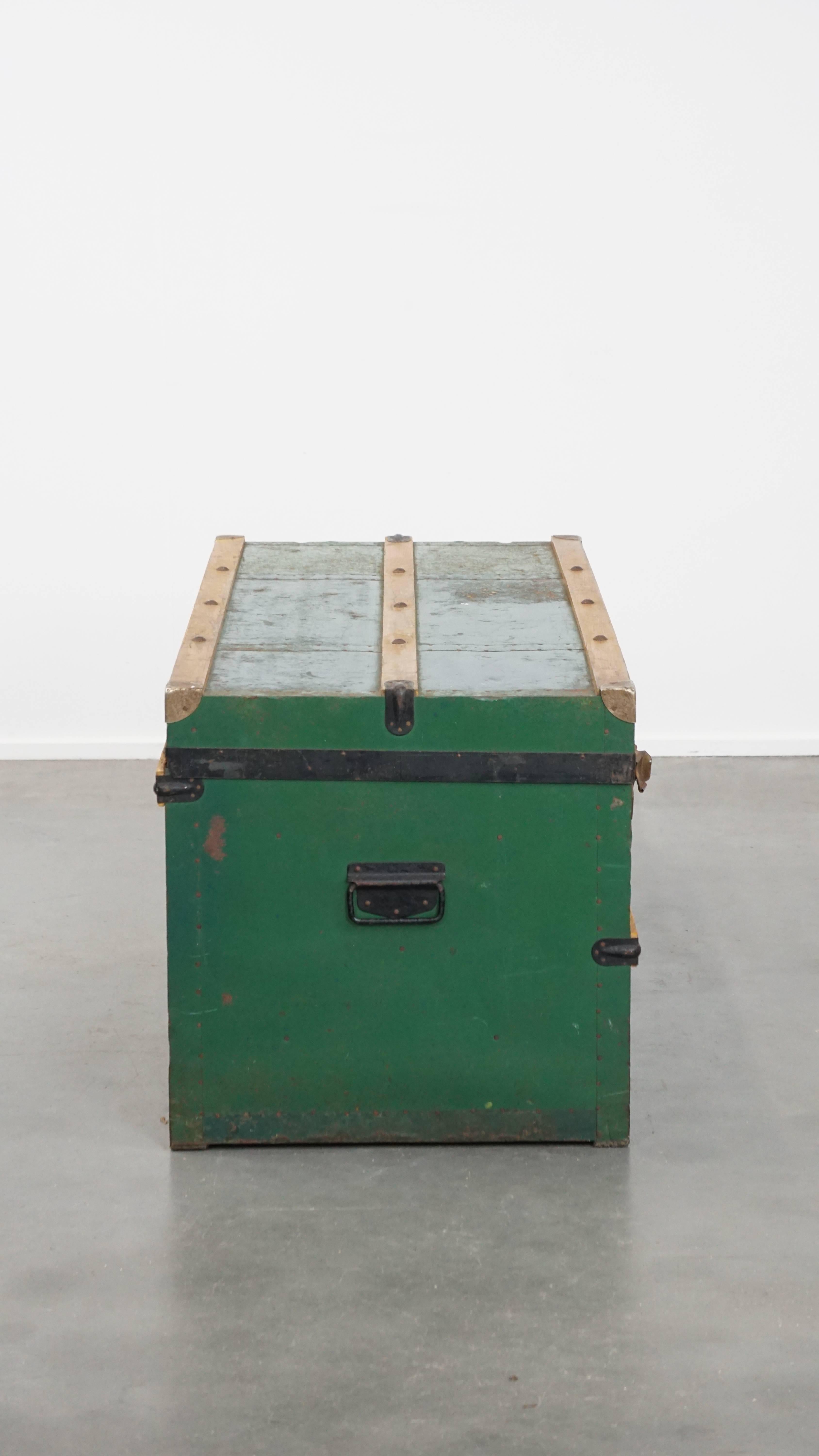 Large Antique Travel Trunk / Coffee Table from the Early 1900s with Handles In Fair Condition For Sale In Harderwijk, NL