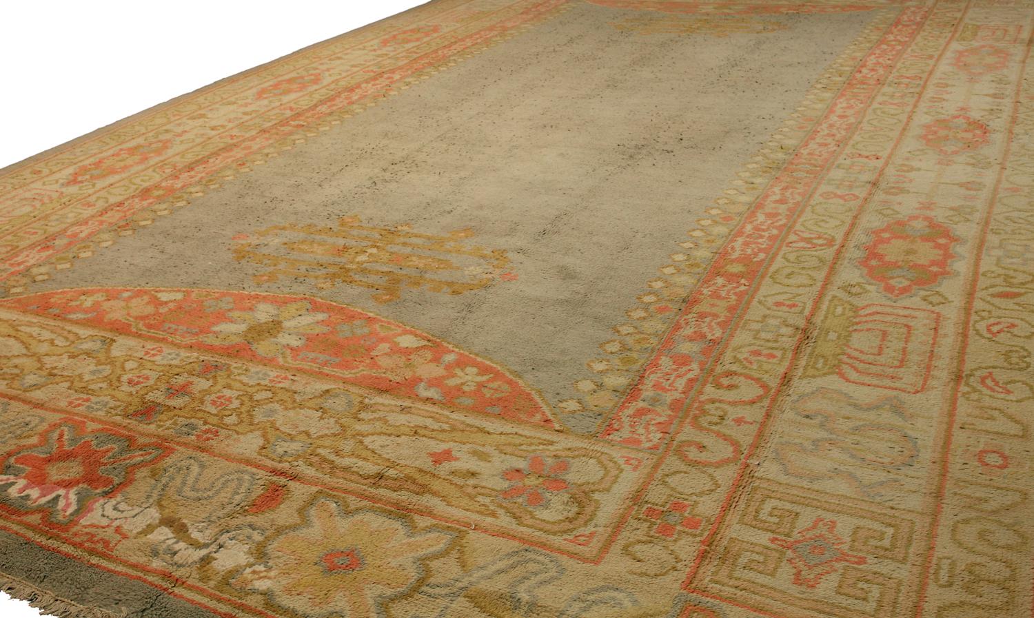 Large Antique Turkish Izmir Large Wool Carpet, ca. 1920 In Good Condition For Sale In Ferrara, IT