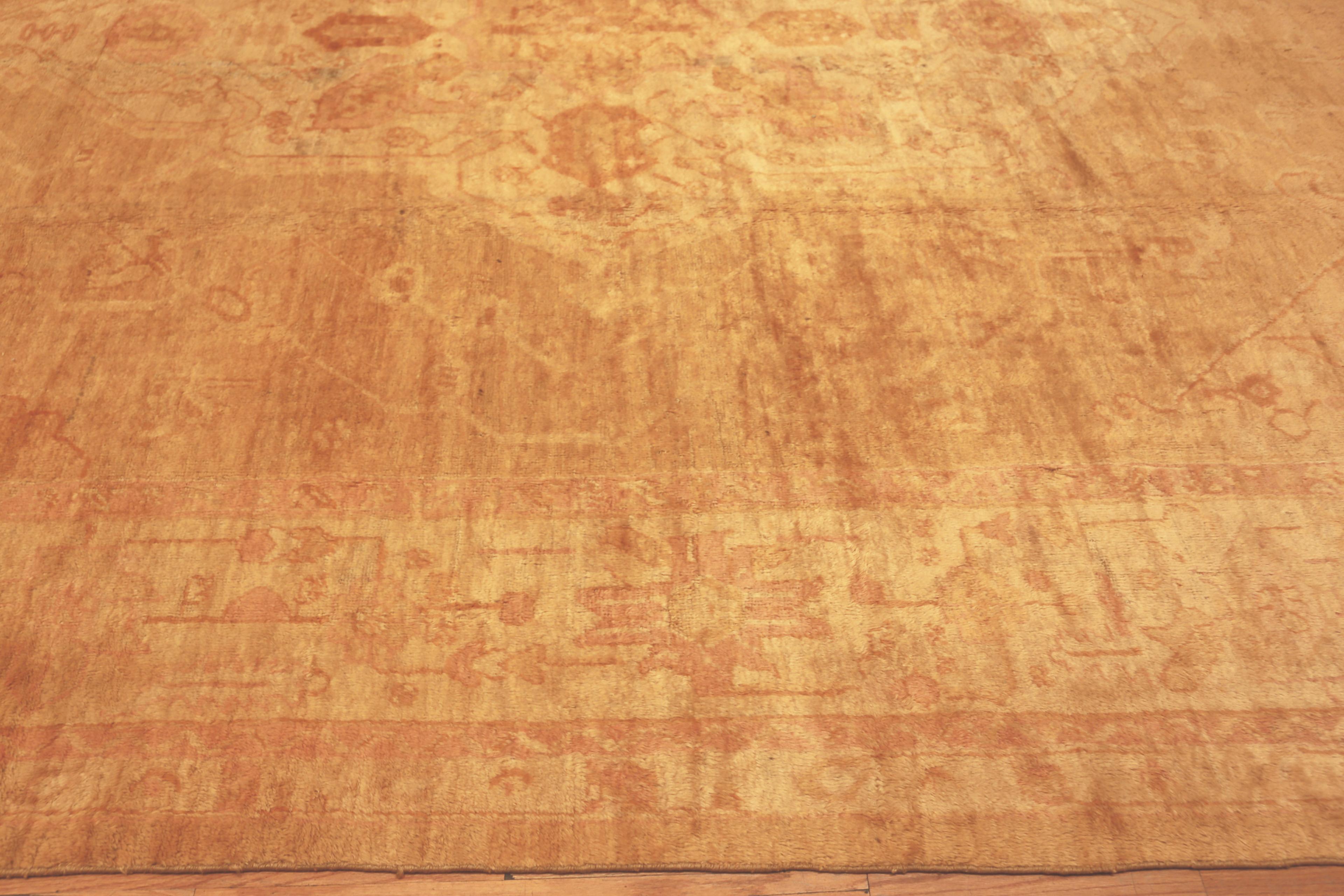 Antiker türkischer Oushak-Teppich. Größe: 12 ft 6 in x 17 ft 10 in (Türkisch) im Angebot