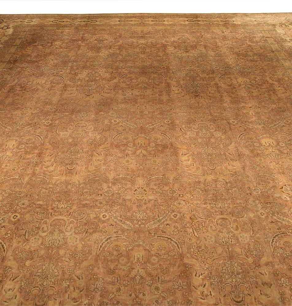 Large Antique Turkish Sivas Carpet In Good Condition For Sale In New York, NY