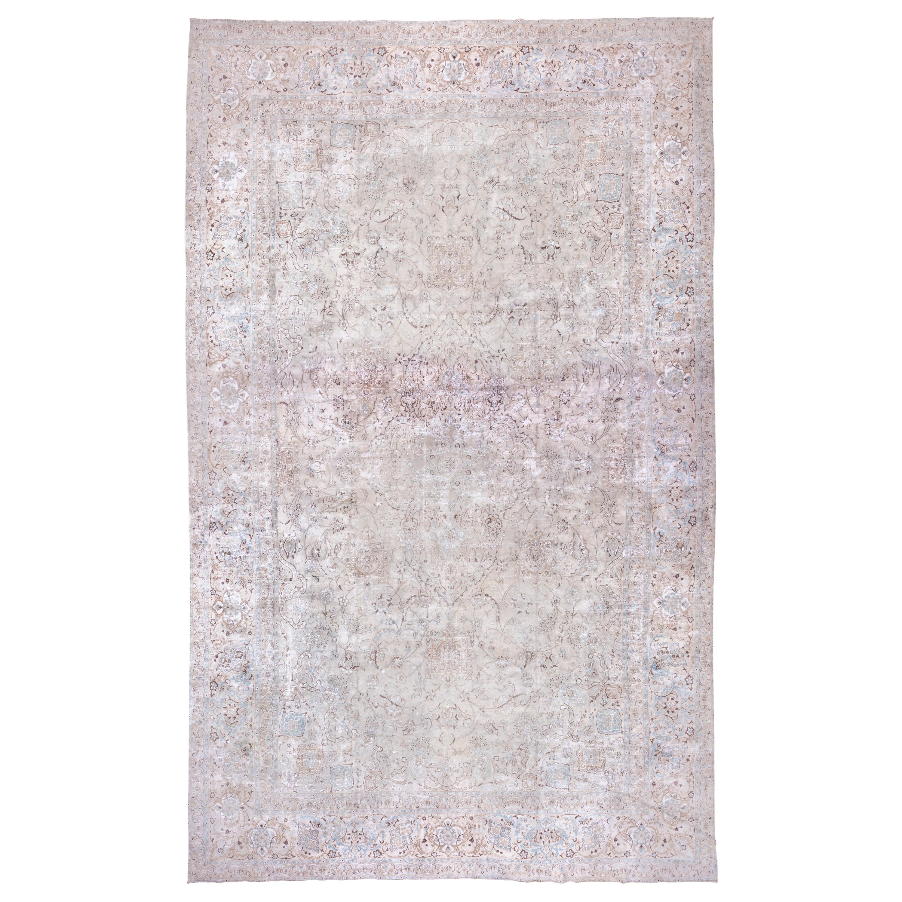 Large Antique Turkish Sivas Carpet, Soft Palette, Light Colors, circa 1930s For Sale