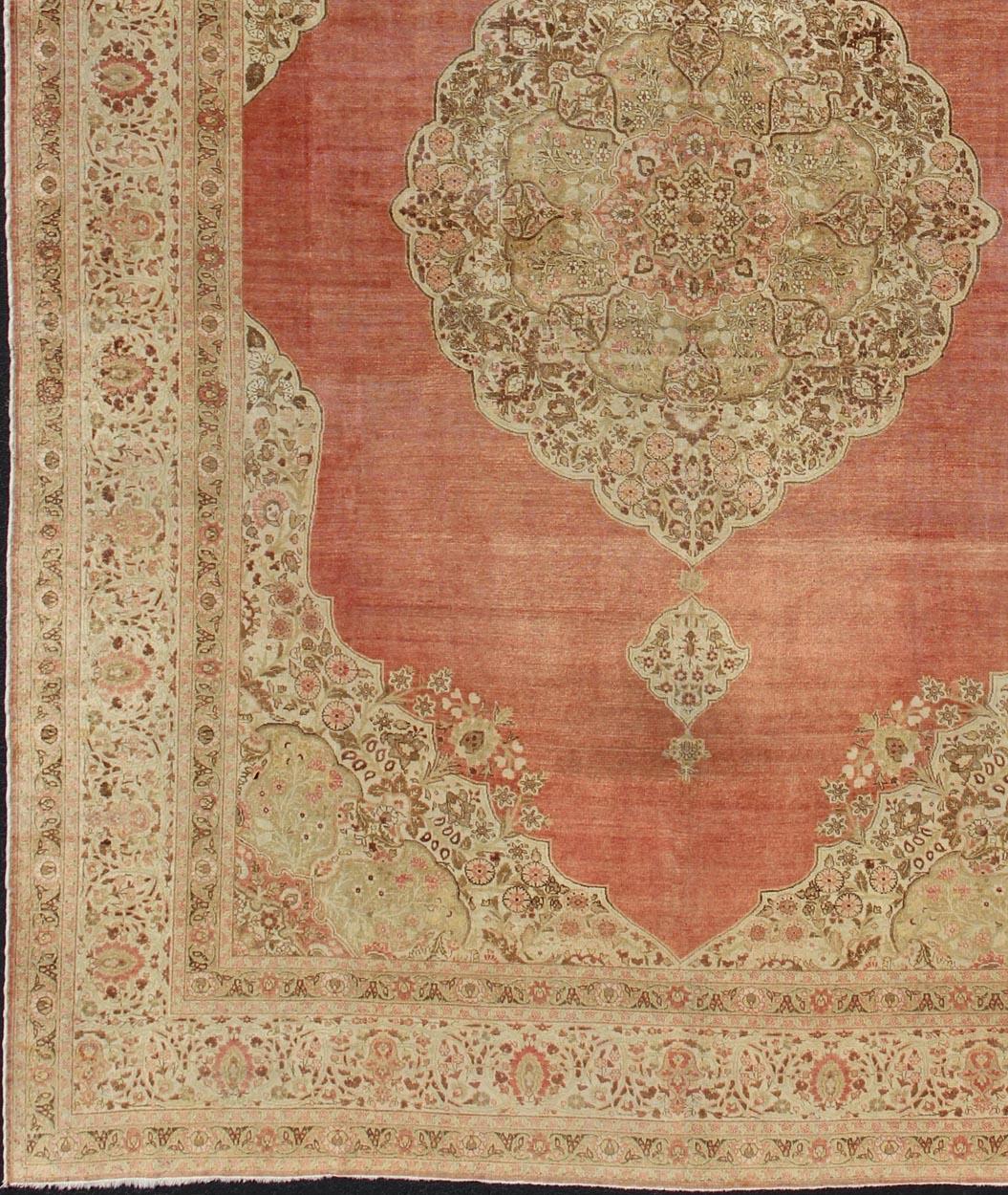 Large antique Turkish Sivas rug with Medallion design in pink red, salmon, light yellow green, and light brown highlights. Keivan Woven Arts / rug 16-0903, country of origin / type: Turkey / Sivas, circa Early-20th century. 
Measures: 12'8 x