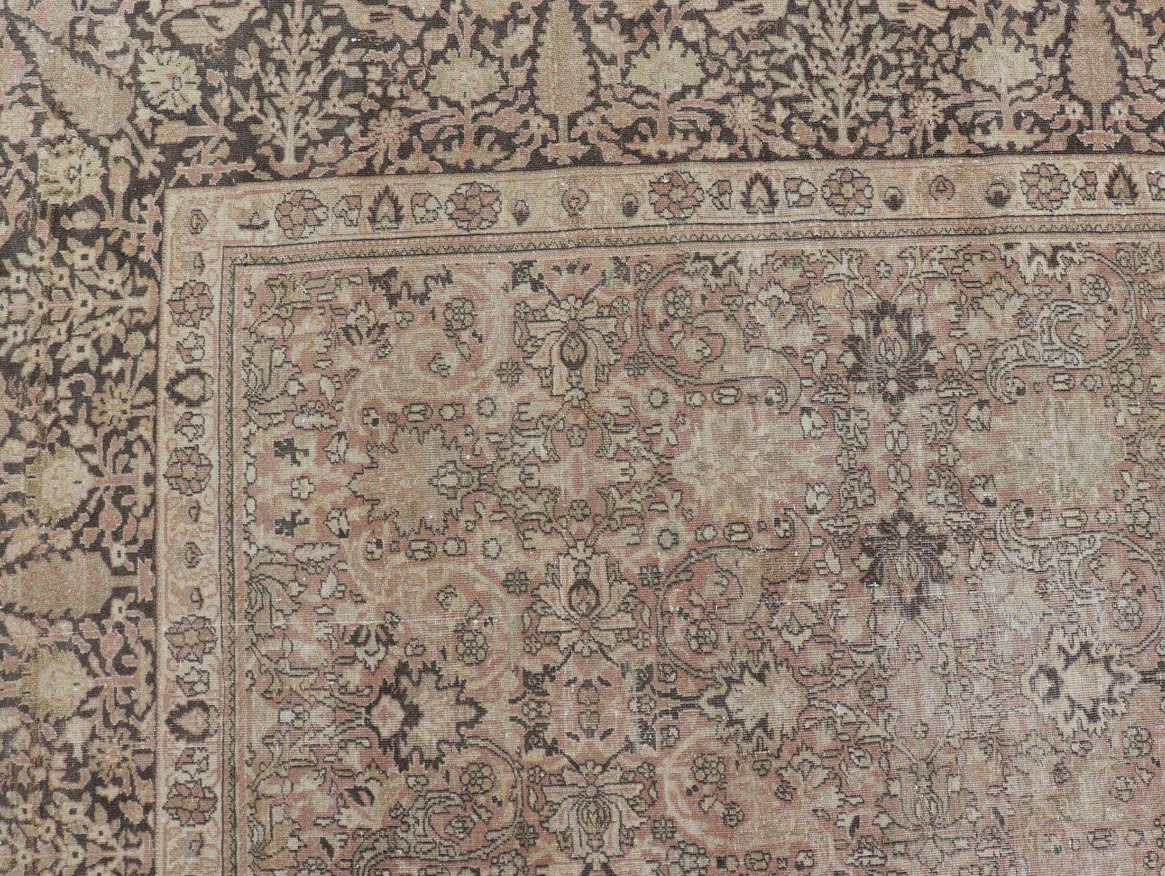 20th Century Large Antique Turkish Sivas Rug with Floral Design in Earthy Neutral Tones  For Sale