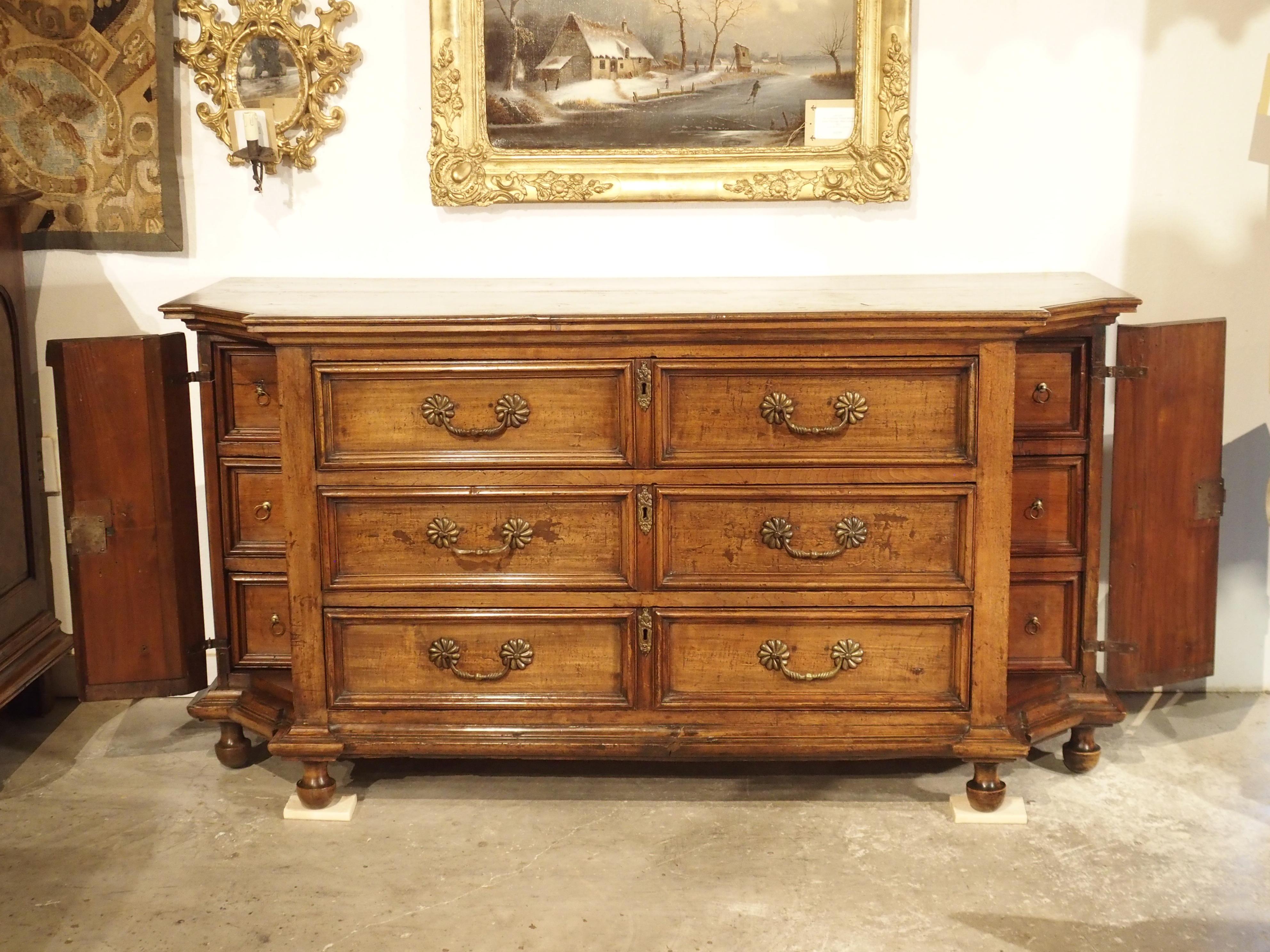 Large Antique Tuscan Walnut Commode with Side Compartments, Early 1800s 7