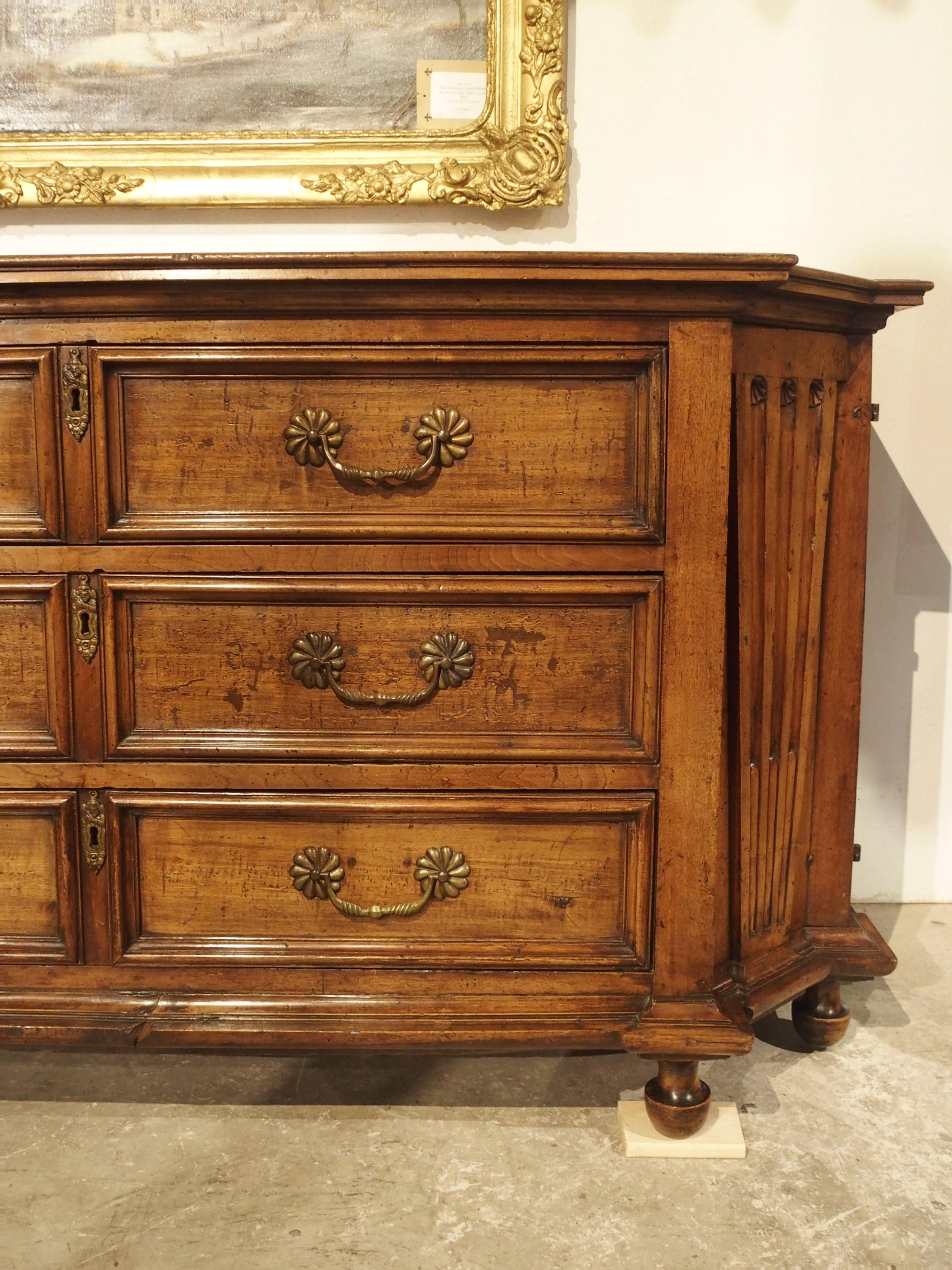 Large Antique Tuscan Walnut Commode with Side Compartments, Early 1800s 11
