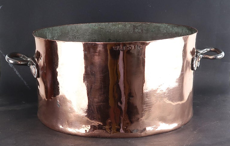 Wonderful copper pan

Make a great table centrepiece

Polished exterior and a lovely verdigris interior.

Inscribed Majestic on the upper side

The measurement below does not include the handles.