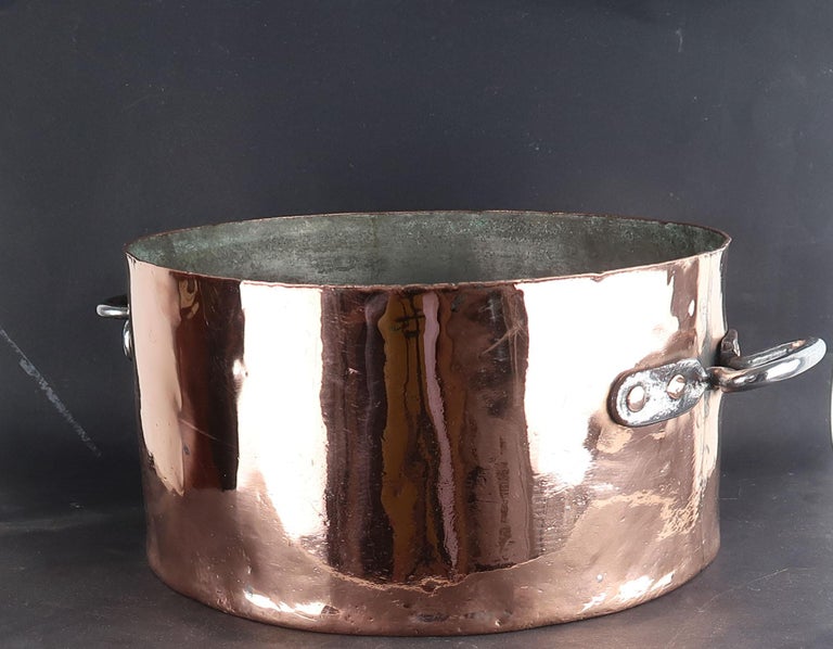 Large Antique Two Handled Copper Pan, English 19th Century In Good Condition For Sale In St Annes, Lancashire