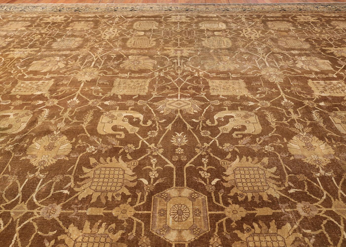 Agra Antique Indian Amritsar Rug. 14 ft 8 in x 17 ft 5 in For Sale