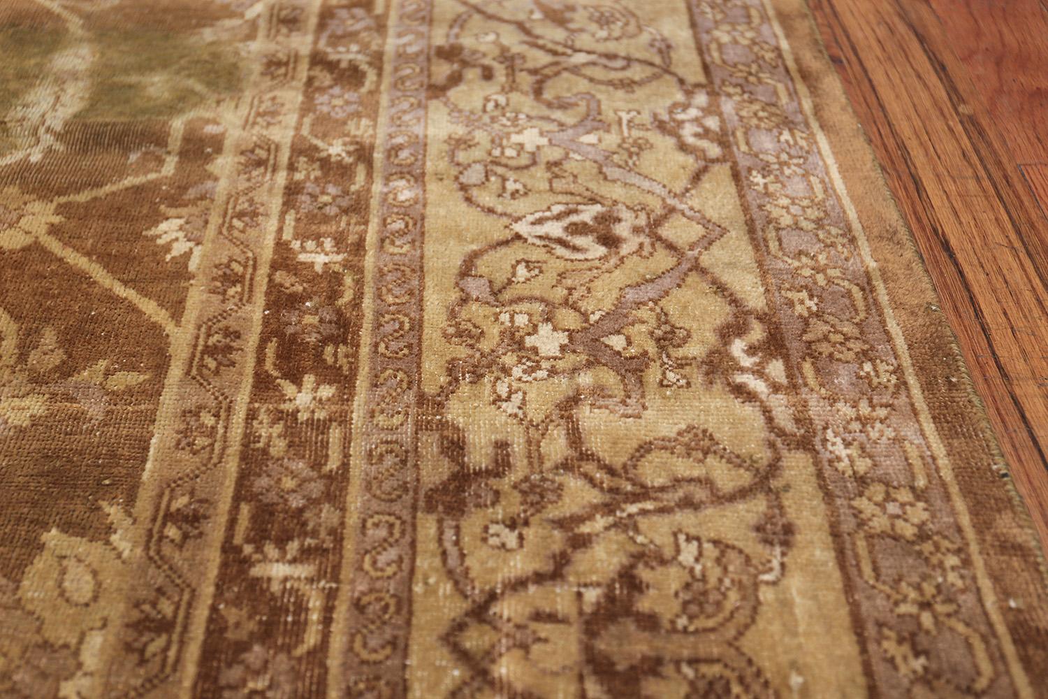 19th Century Antique Indian Amritsar Rug. 14 ft 8 in x 17 ft 5 in For Sale