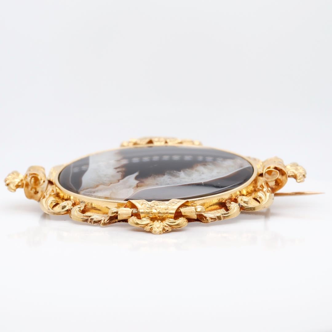 Large Antique Victorian 18k Gold and Banded Agate Brooch In Good Condition For Sale In Philadelphia, PA