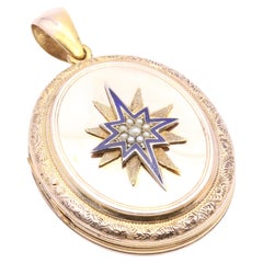 Grand médaillon ovale victorien ancien gravé d'étoiles en or 9 carats, perles et émail bleu