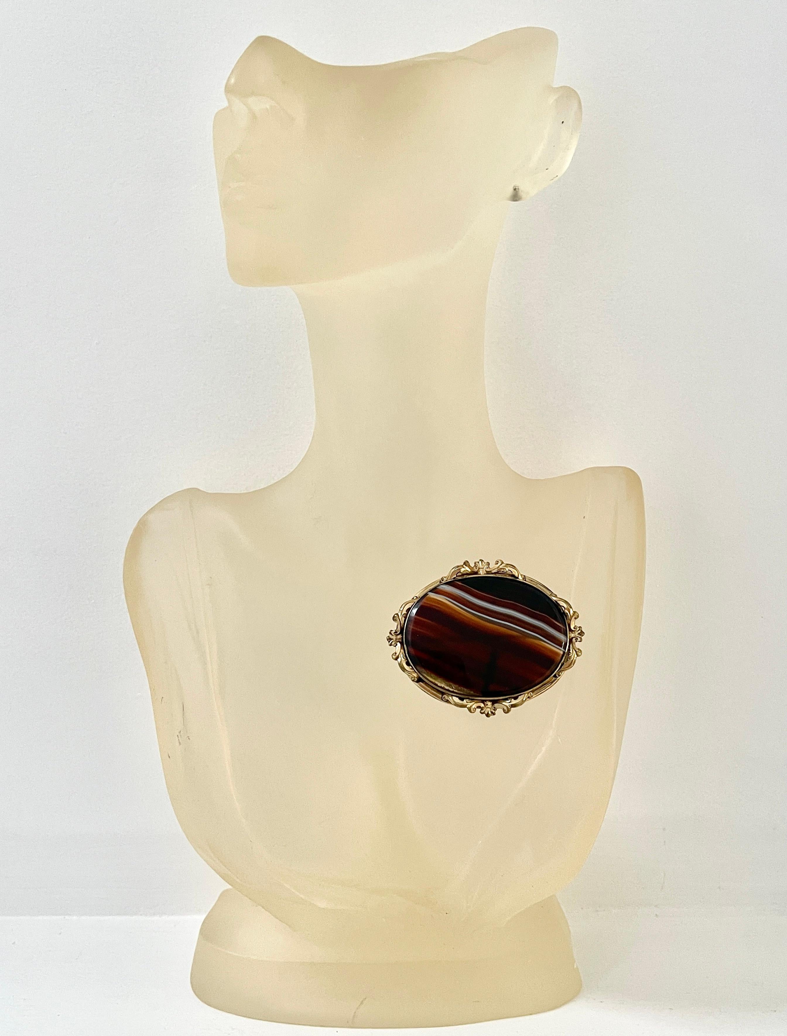 Large Antique Victorian Banded Agate Brooch c1890s Gold Gilt Good Condition For Sale 3