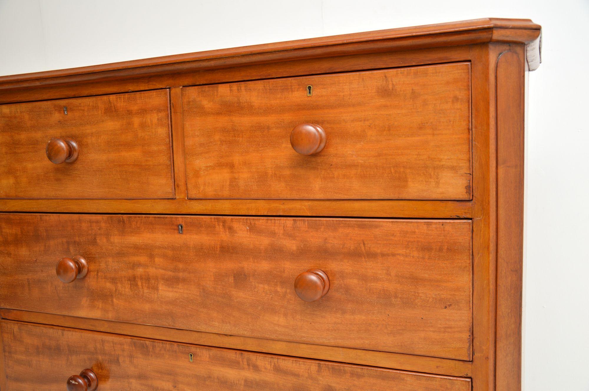 Large Antique Victorian Chest of Drawers For Sale 4