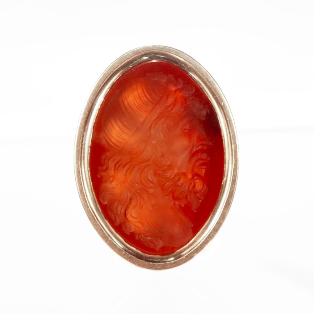 Großes antikes viktorianisches Gold- und geschnitztes Karneol-Intaglio-Siegel/Siegel eines Gelehrten aus Karneol (Neoklassisch)