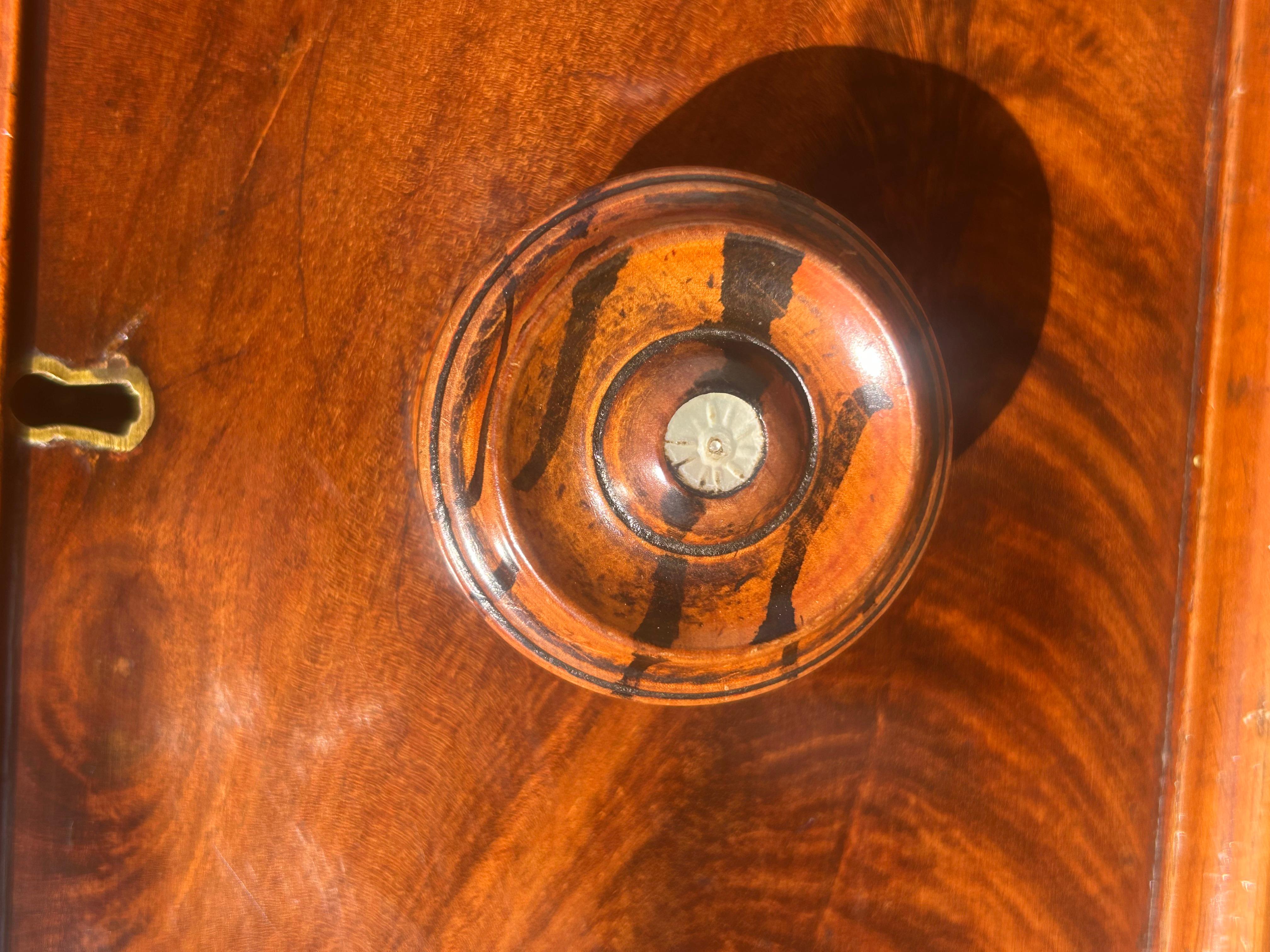 Grande cassettiera antica vittoriana in mogano in vendita 2