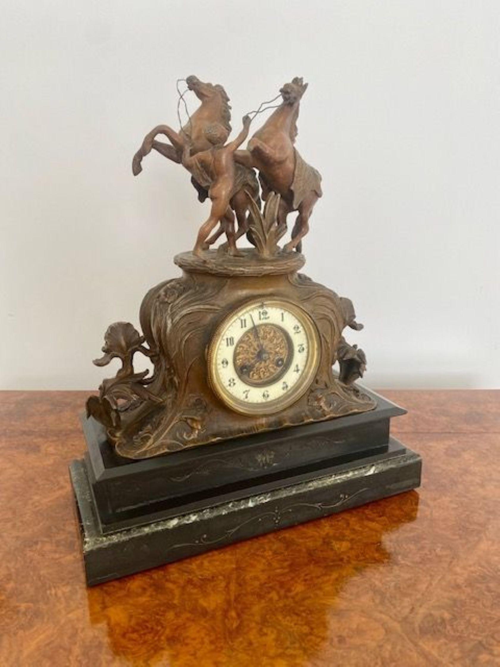 Laiton Grande horloge de manteau victorienne ancienne en marbre  en vente