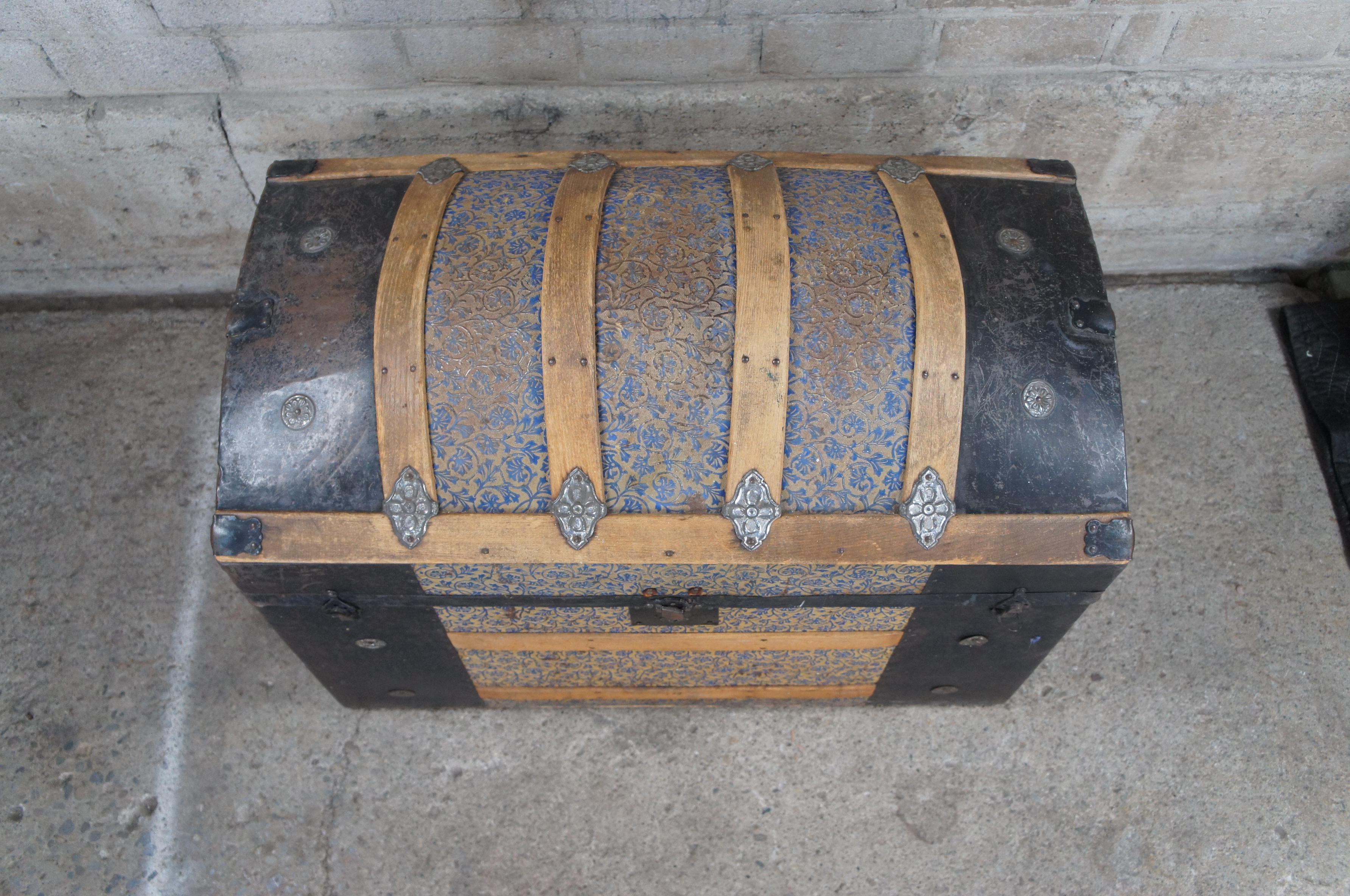 Large Antique Victorian Oak Banded Embossed Leather Dome Top Steamer Trunk Chest In Good Condition For Sale In Dayton, OH