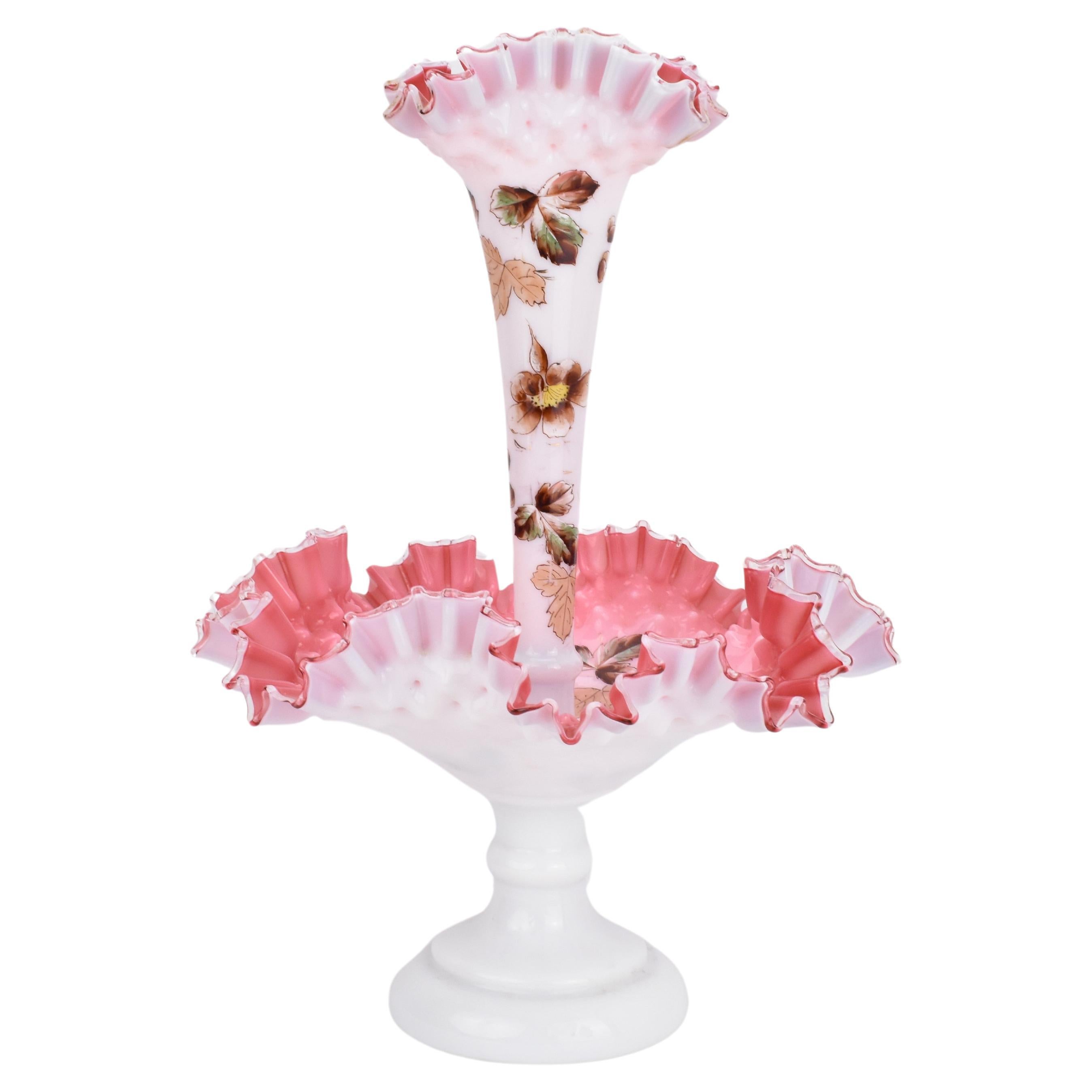 Centro de mesa victoriano de cristal opalino superpuesto de tamaño y estado impresionantes

cuenco y jarrón de vidrio opalino bicolor, rosa y blanco lechoso, con bordes ondulados ondulados

el cuenco y el jarrón están pintados a mano  todo alrededor
