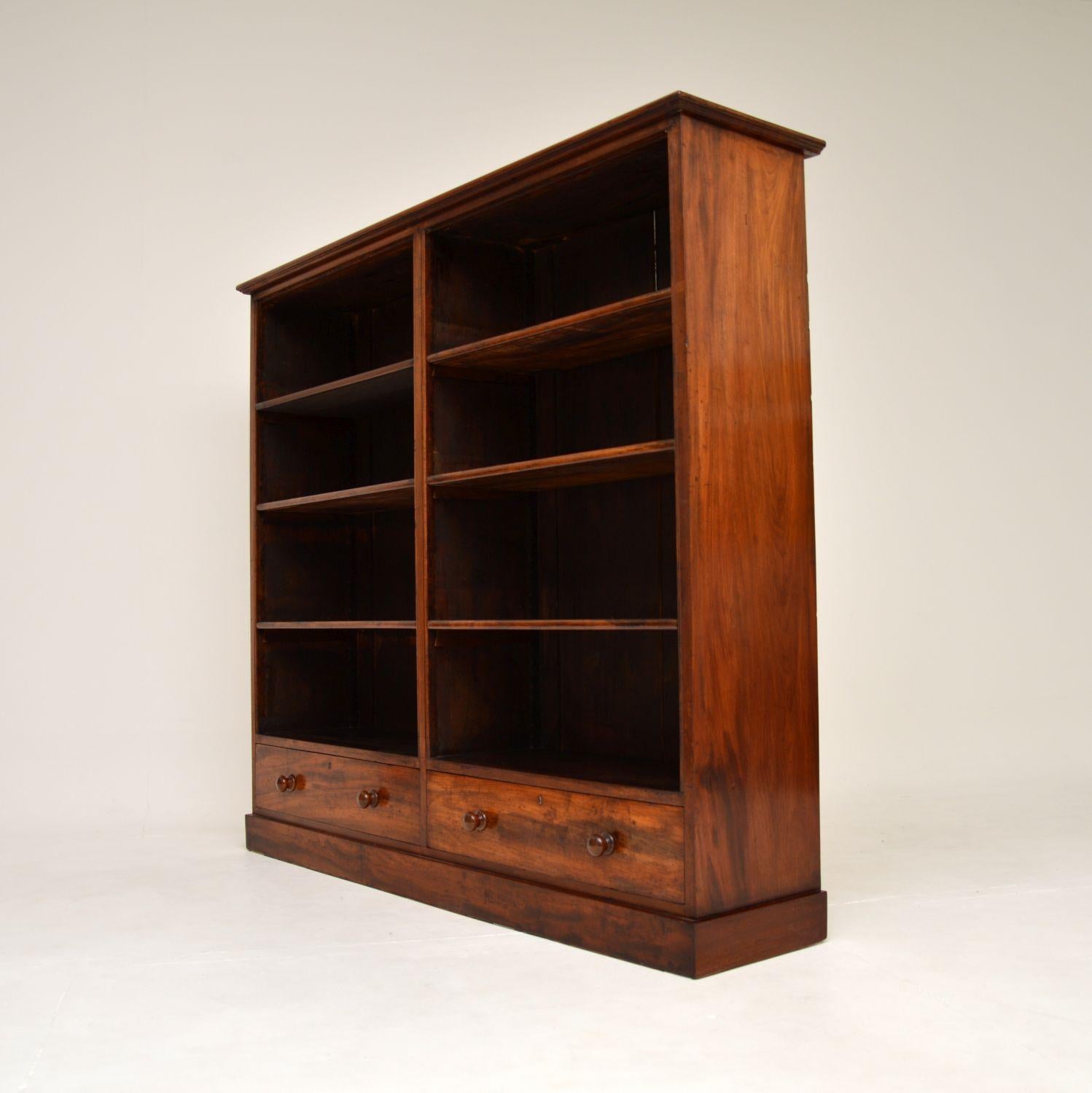 Large Antique Victorian Open Bookcase In Good Condition For Sale In London, GB
