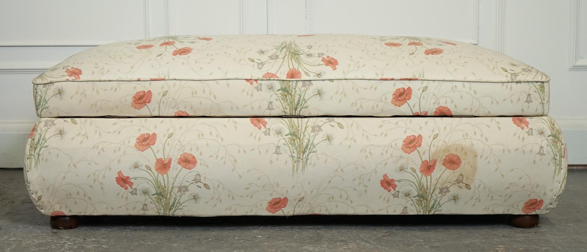 LARGE ANTIQUE VICTORIAN POPPY FLOWER PATTERN FABRiC OTTOMAN CHEST TRUNK  J1 For Sale 6