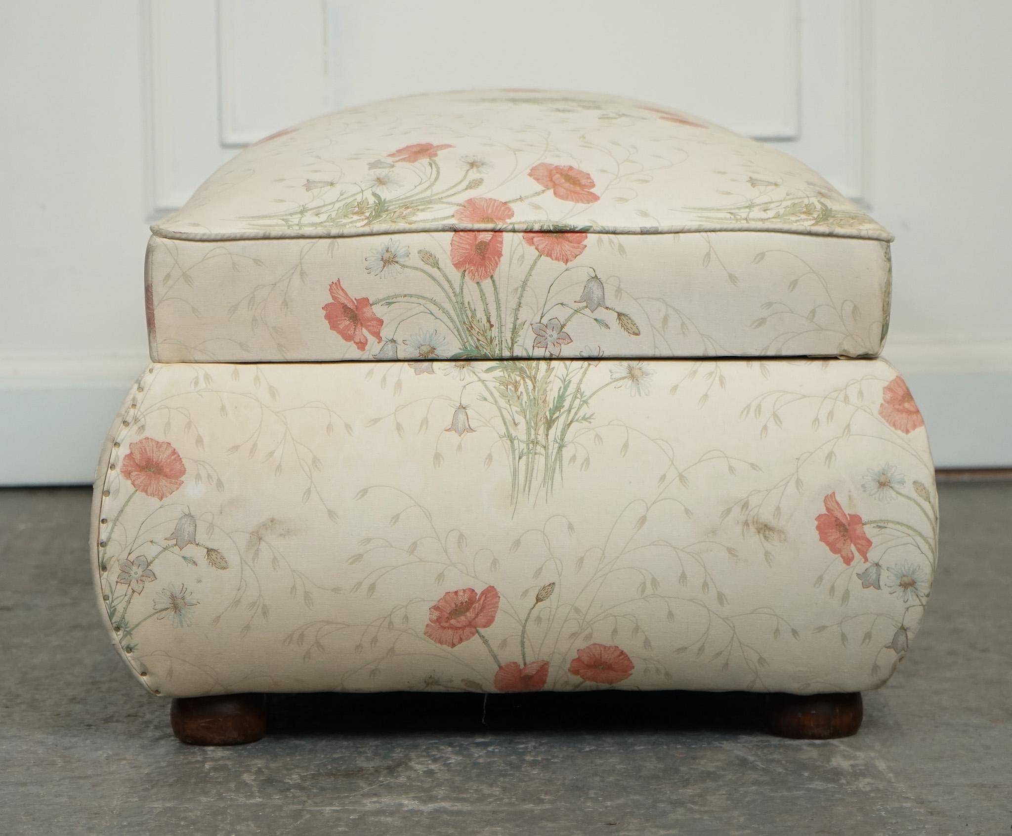 LARGE ANTIQUE VICTORIAN POPPY FLOWER PATTERN FABRiC OTTOMAN CHEST TRUNK  J1 For Sale 7