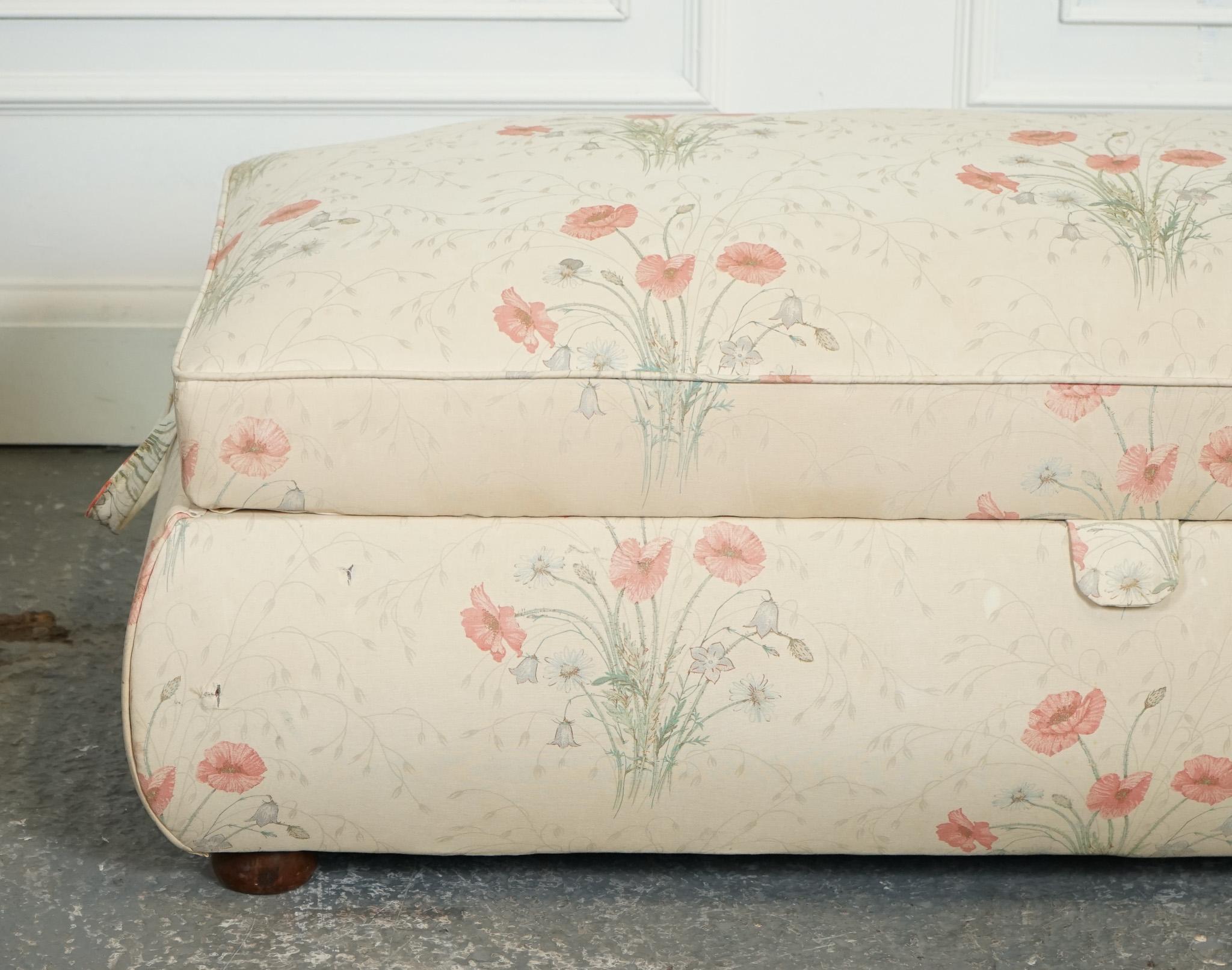 British LARGE ANTIQUE VICTORIAN POPPY FLOWER PATTERN FABRiC OTTOMAN CHEST TRUNK  J1 For Sale