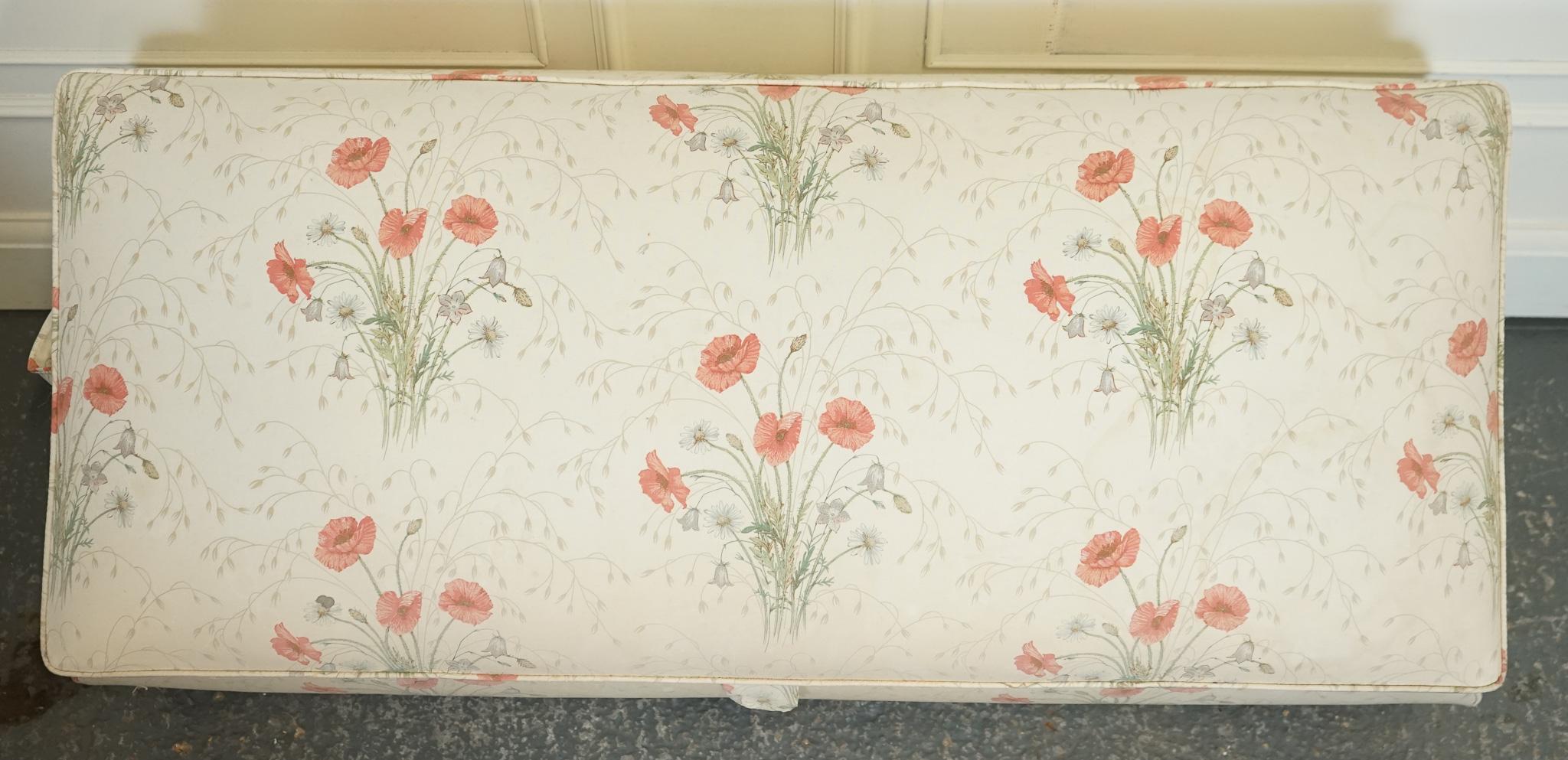 LARGE ANTIQUE VICTORIAN POPPY FLOWER PATTERN FABRiC OTTOMAN CHEST TRUNK  J1 For Sale 1