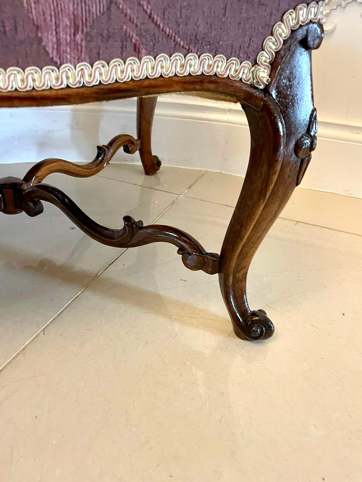 Large Antique Victorian Quality Carved Rosewood Stool  In Good Condition For Sale In Suffolk, GB
