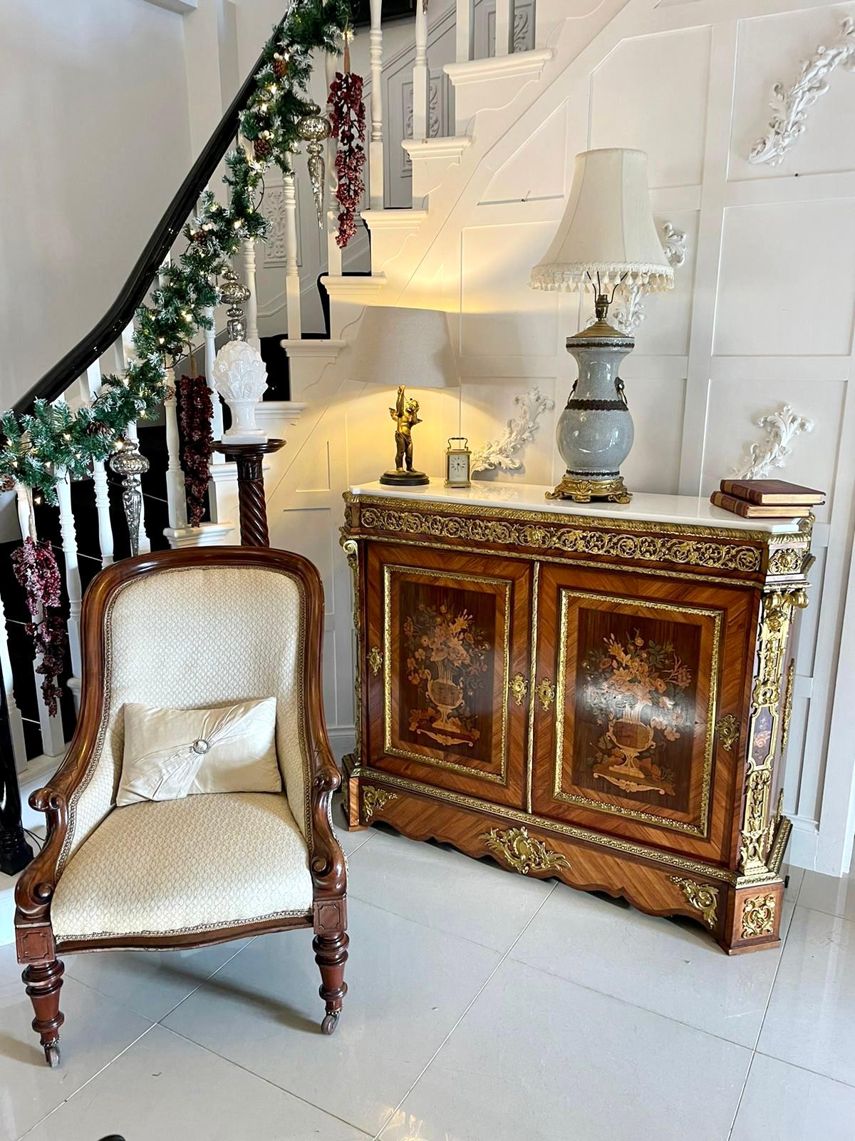 Large antique Victorian quality china and ormolu table lamp having a quality antique Victorian table lamp with ornate ormolu mounts. 

A delightful lamp in good working order, shade not included.

Measures: H 54 x W 25 x D 25cm
Date 1880.
 