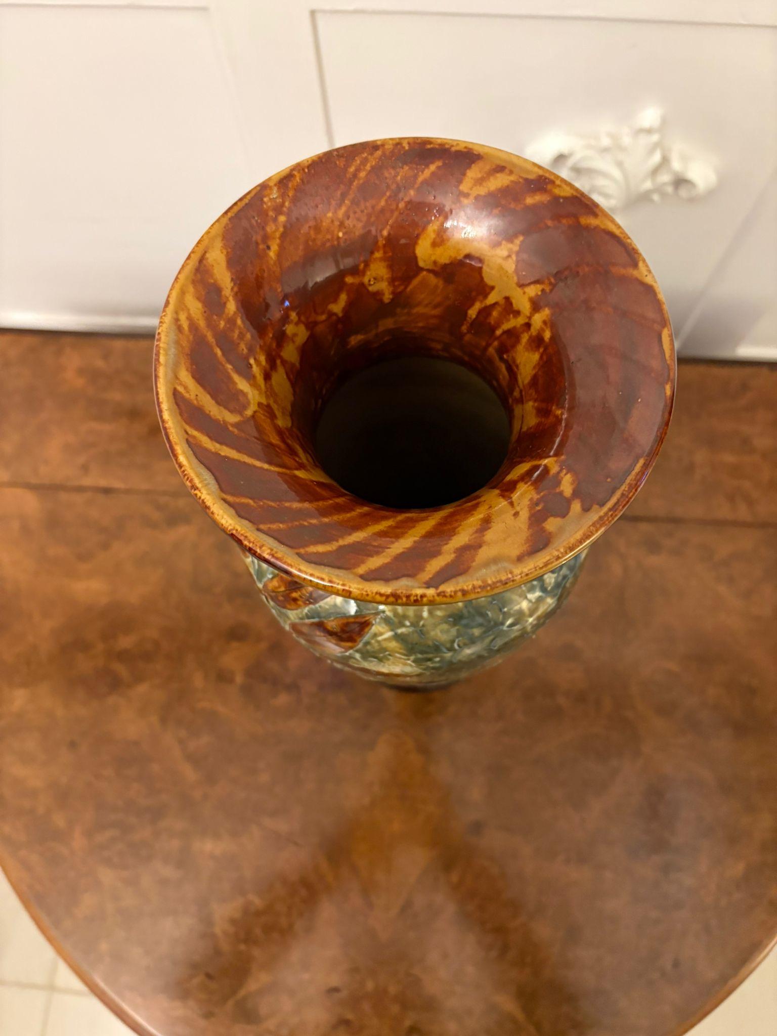 Grande vaso antico di qualità vittoriana Doulton In condizioni buone in vendita a Suffolk, GB