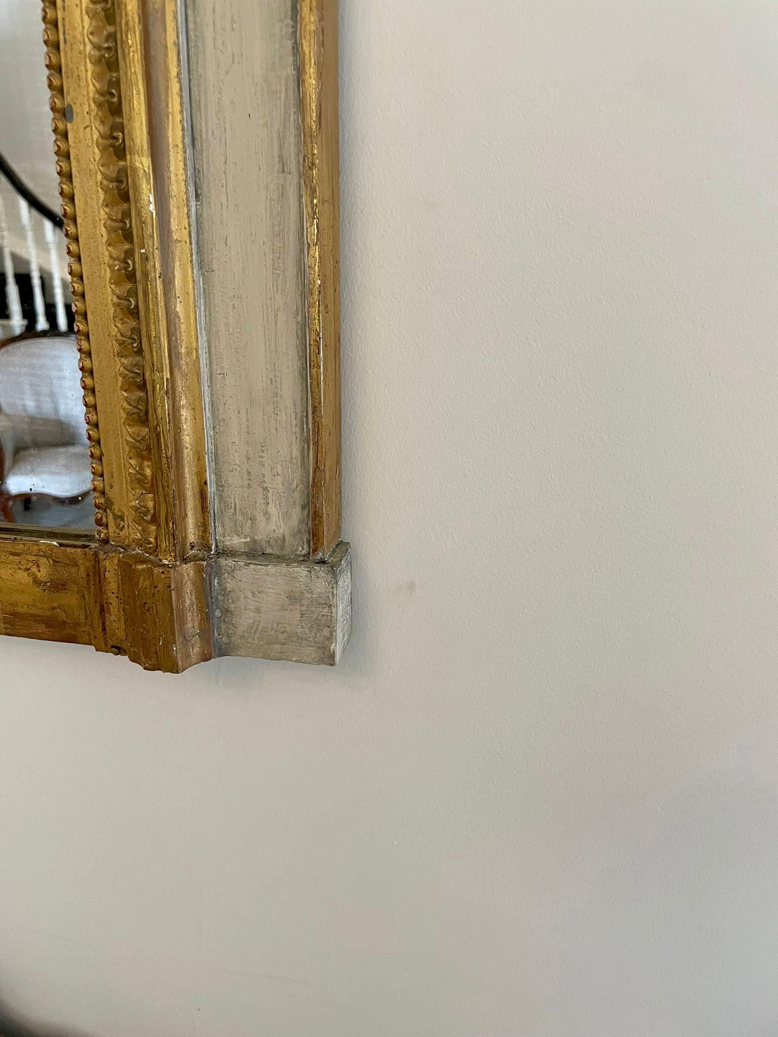 Grand miroir victorien ancien en bois doré et peint en blanc en vente 5